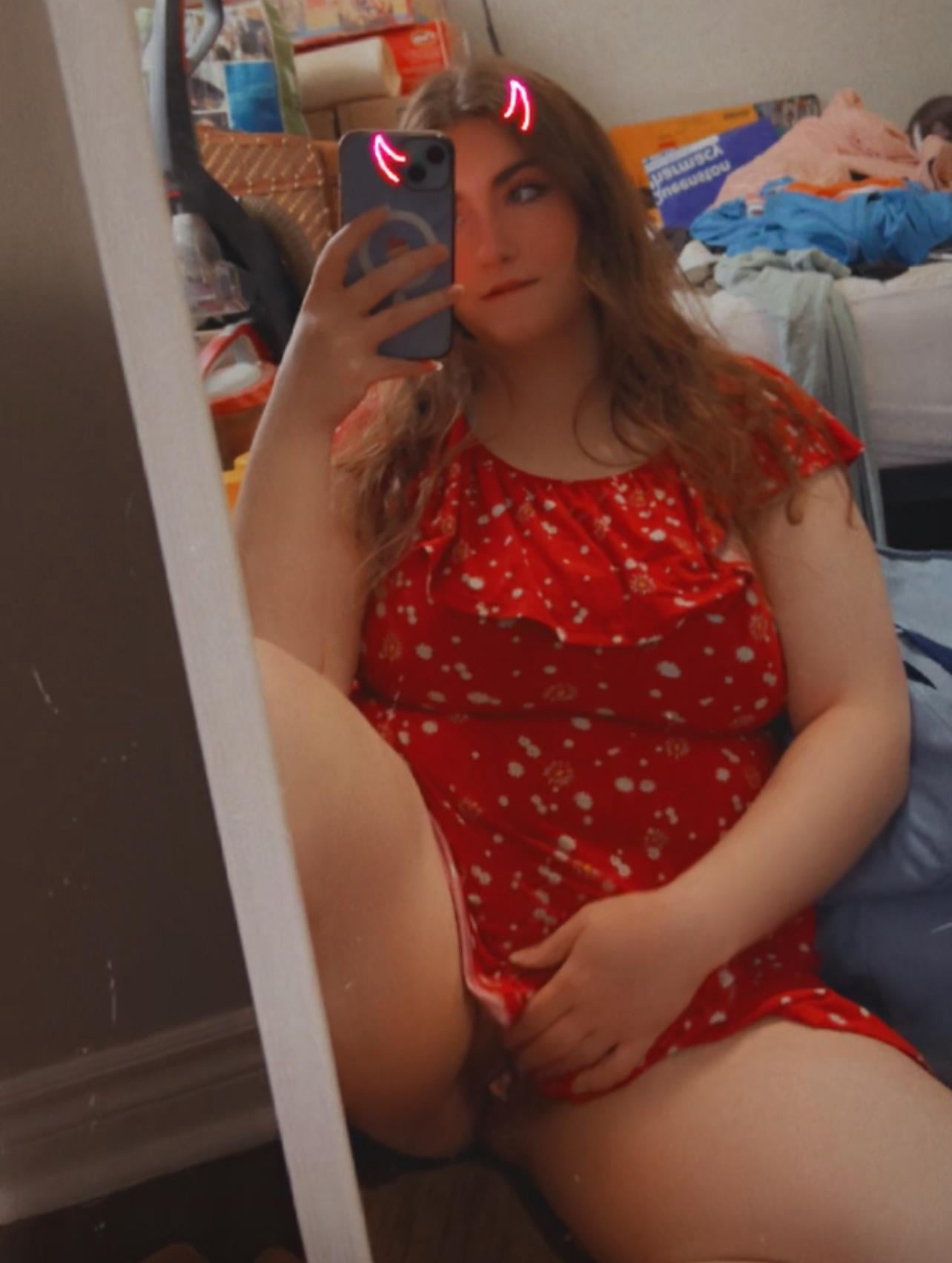 Cute slut with huge ass and tits