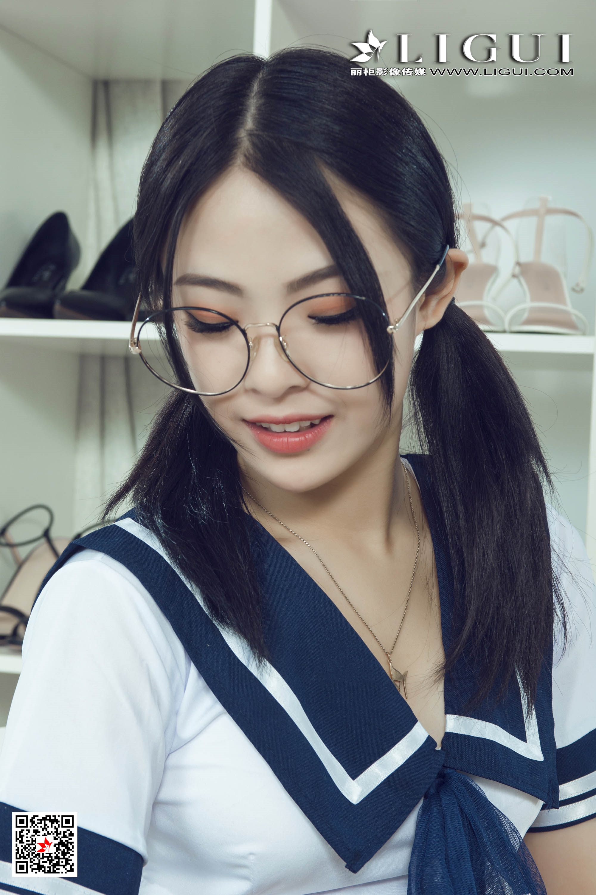 pretty lady dirty feet 180