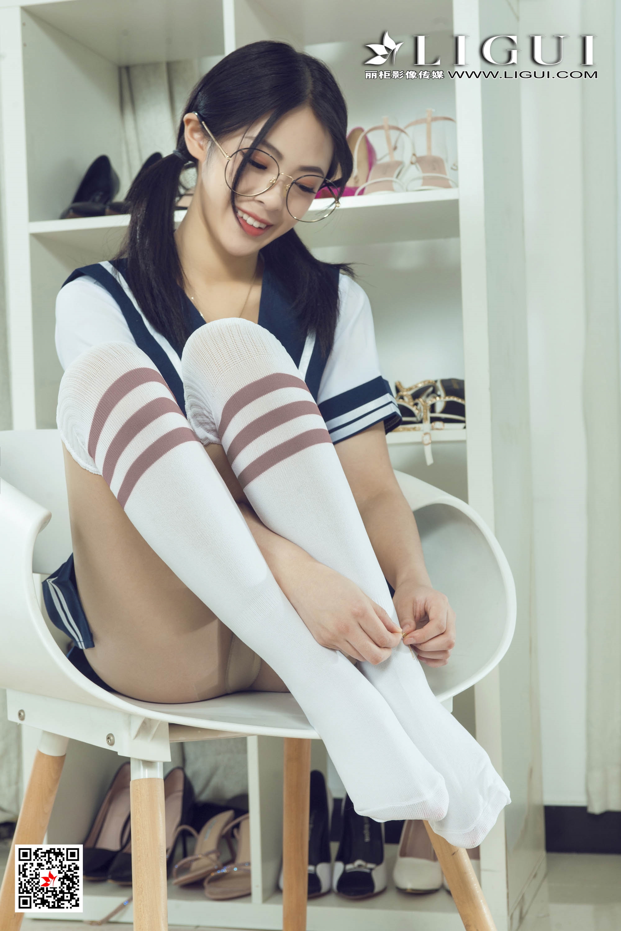 pretty lady dirty feet 180