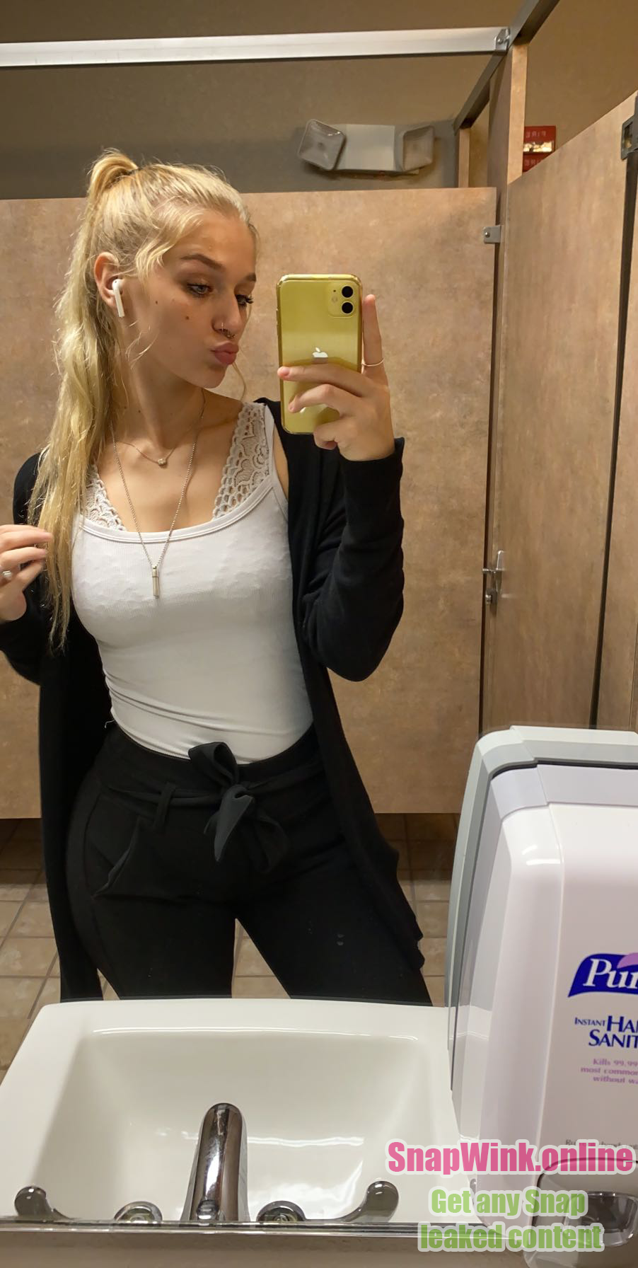 Hot college teen GF snap leaks