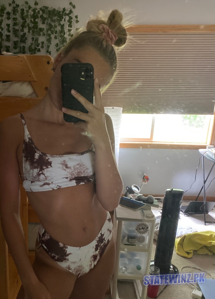 Blonde college teen GF snap leaks
