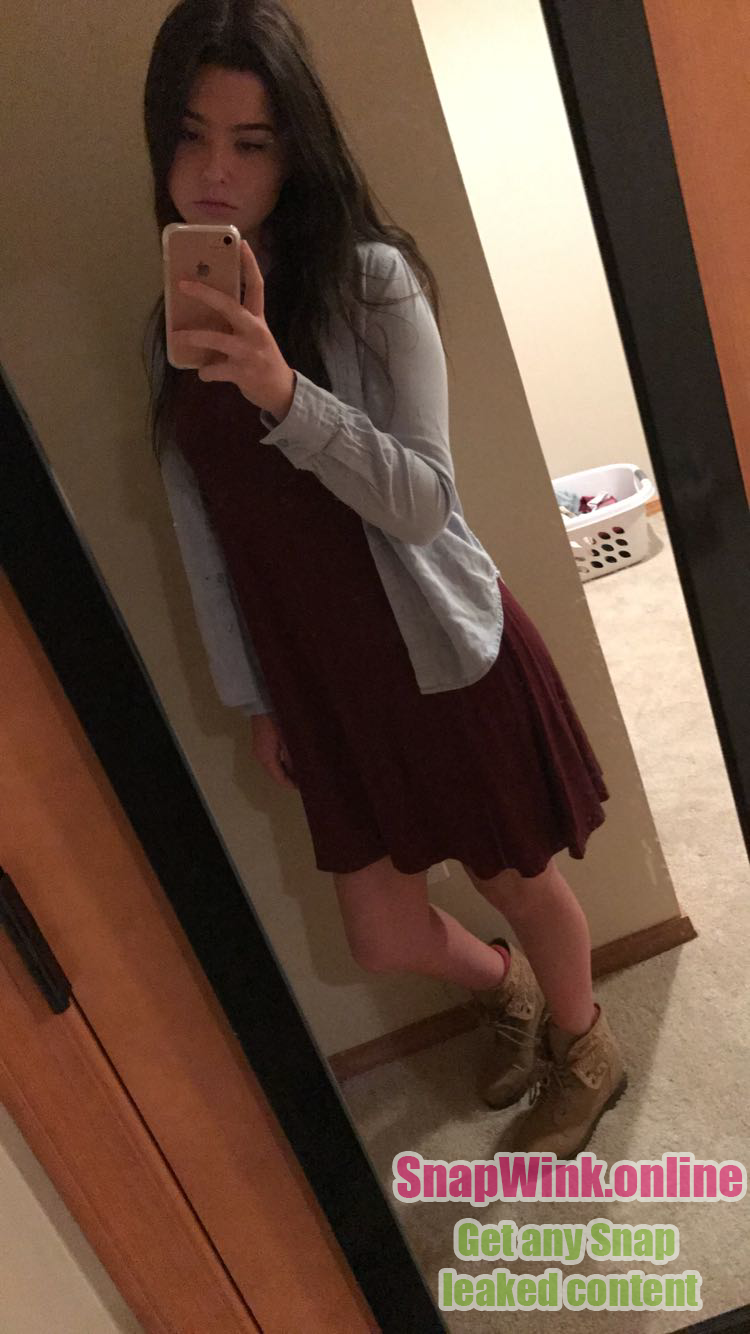 Fit dark haired college baddie selfies