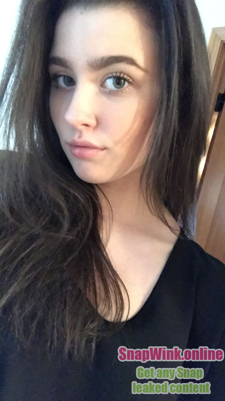 Fit dark haired college baddie selfies