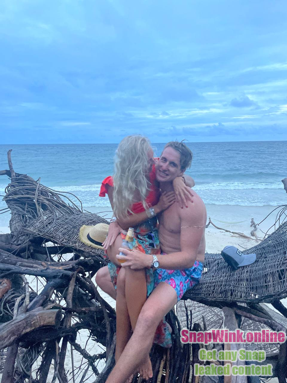 Beautiful college amateur GF