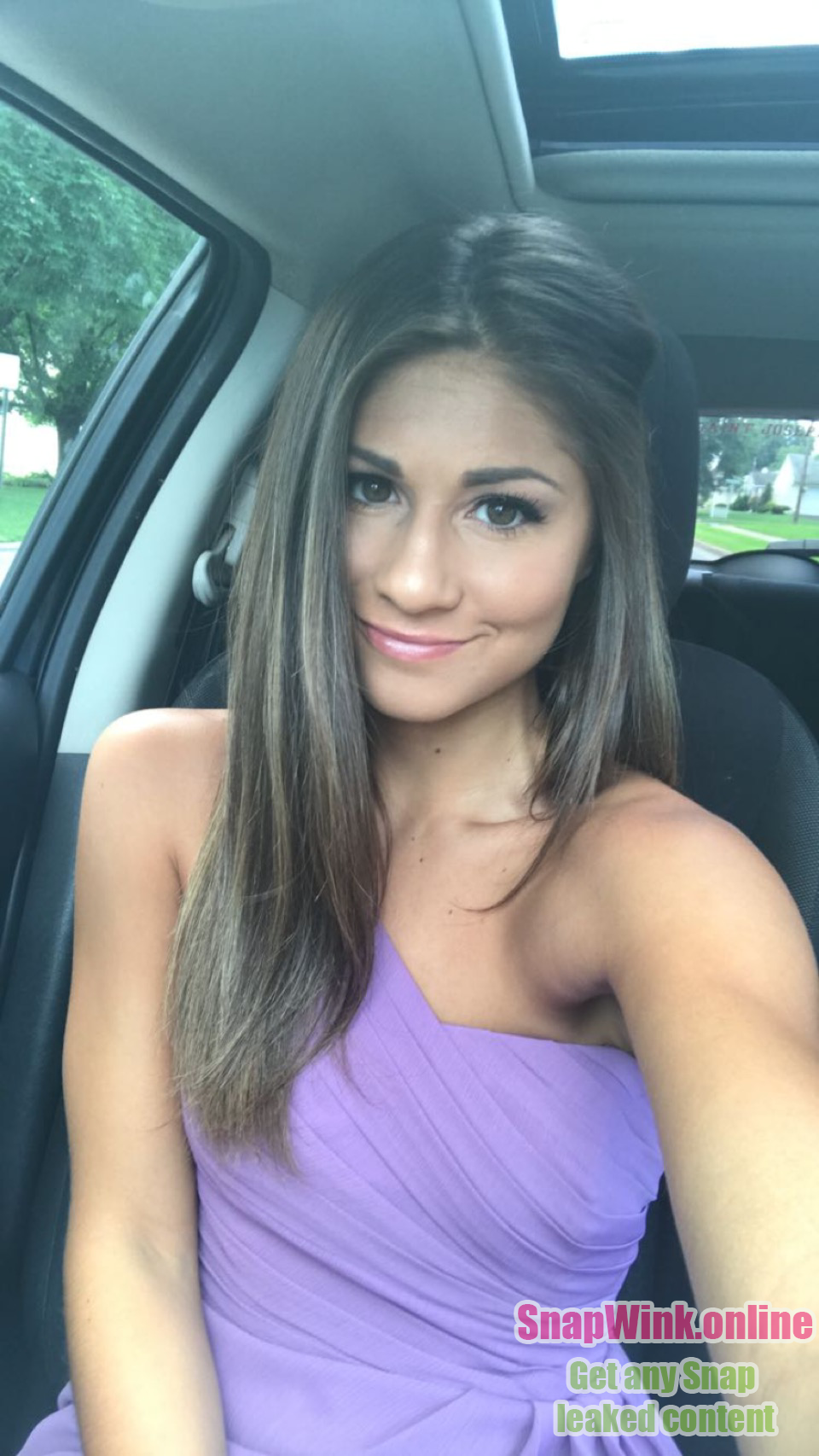 Thick blonde baddie with perfectly tanned body