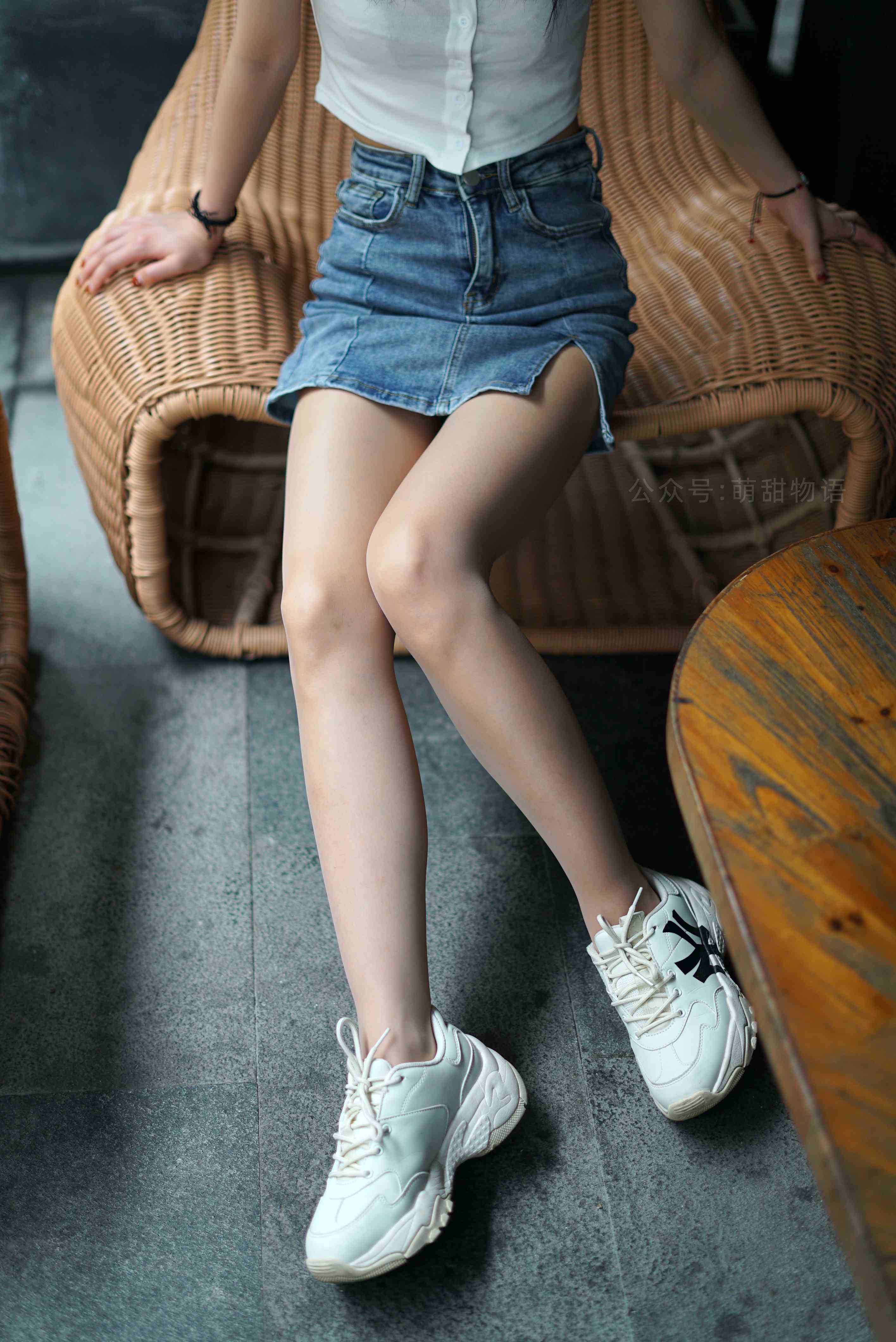 China Beauty Legs and feet 1672