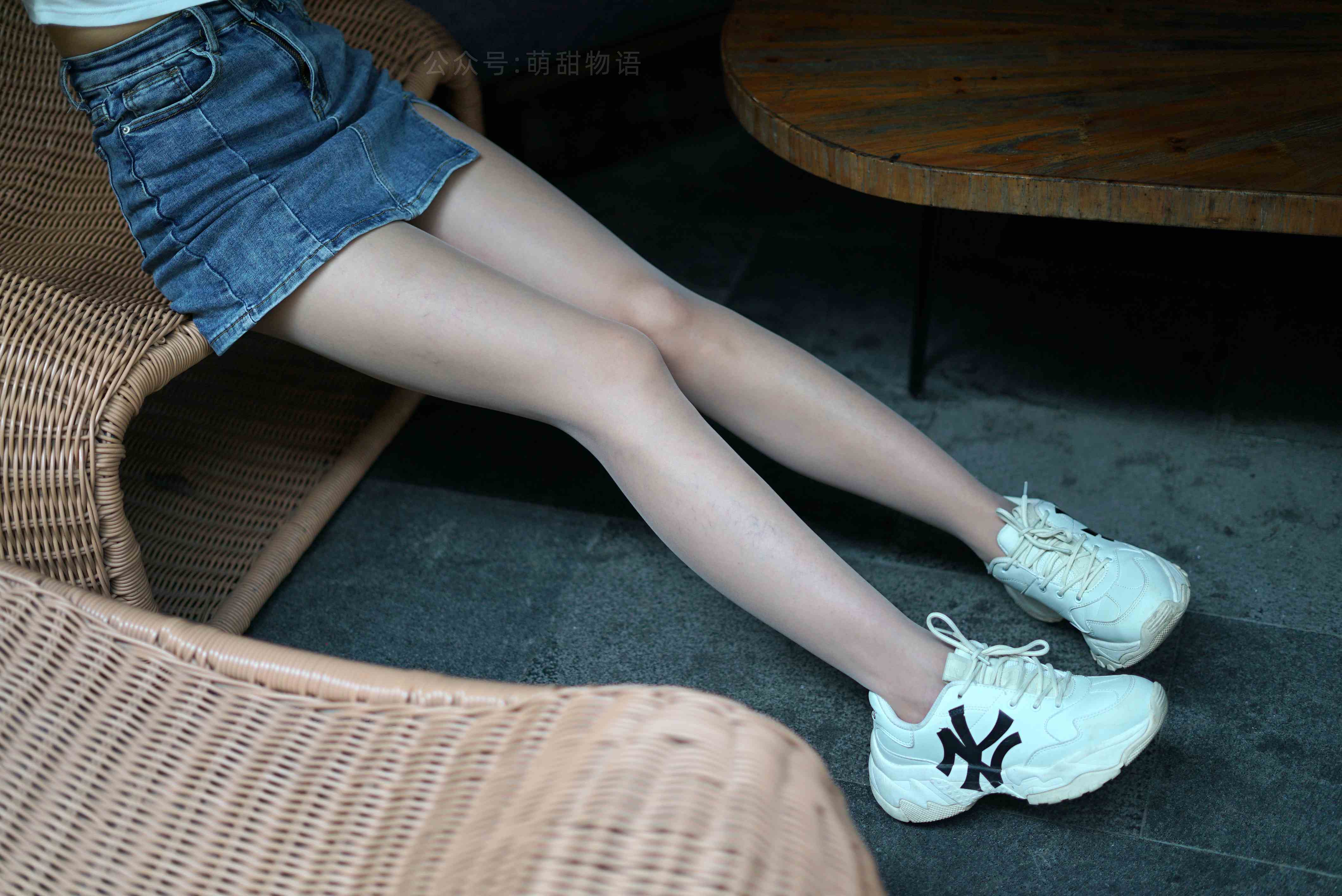 China Beauty Legs and feet 1672