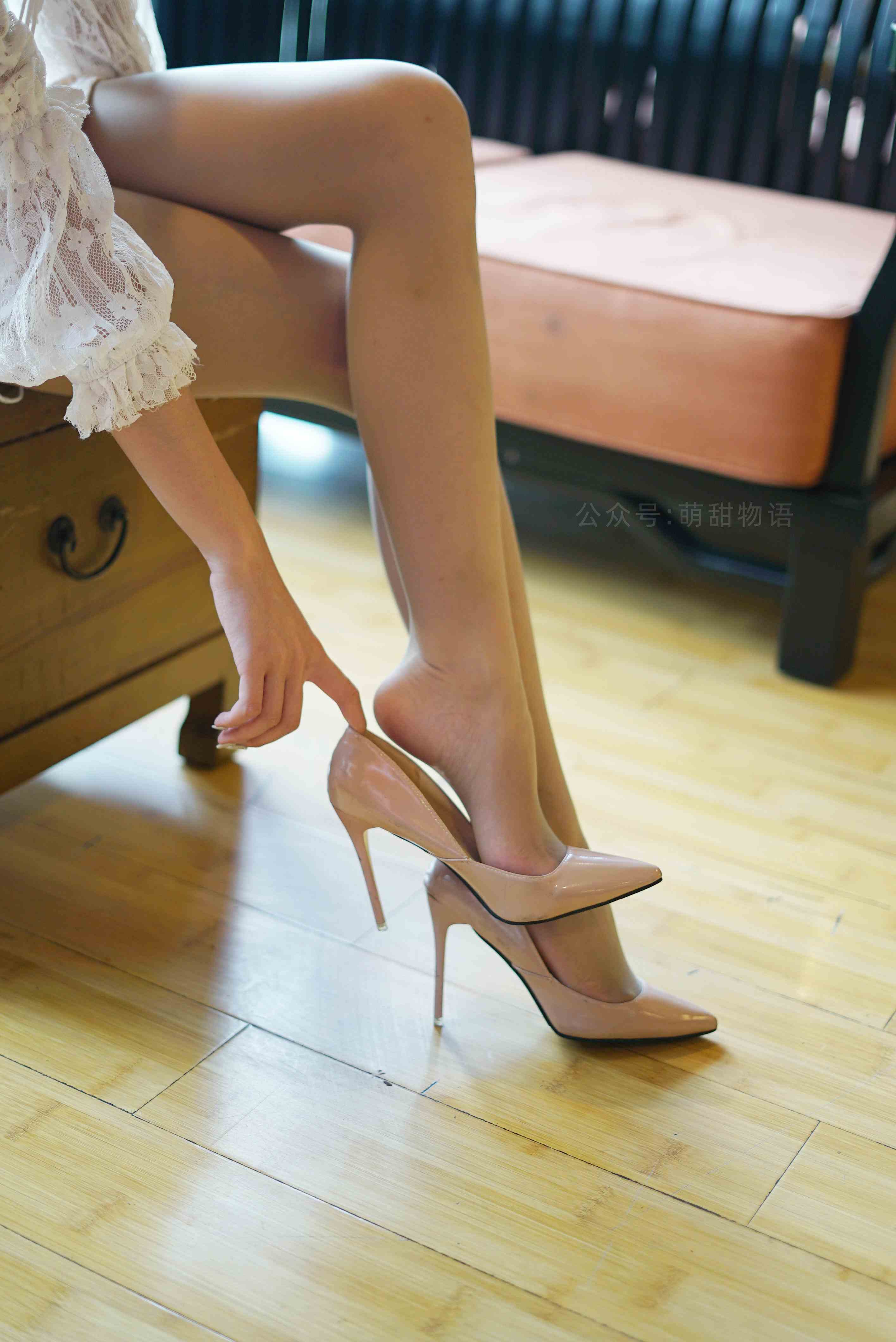 China Beauty Legs and feet 1683