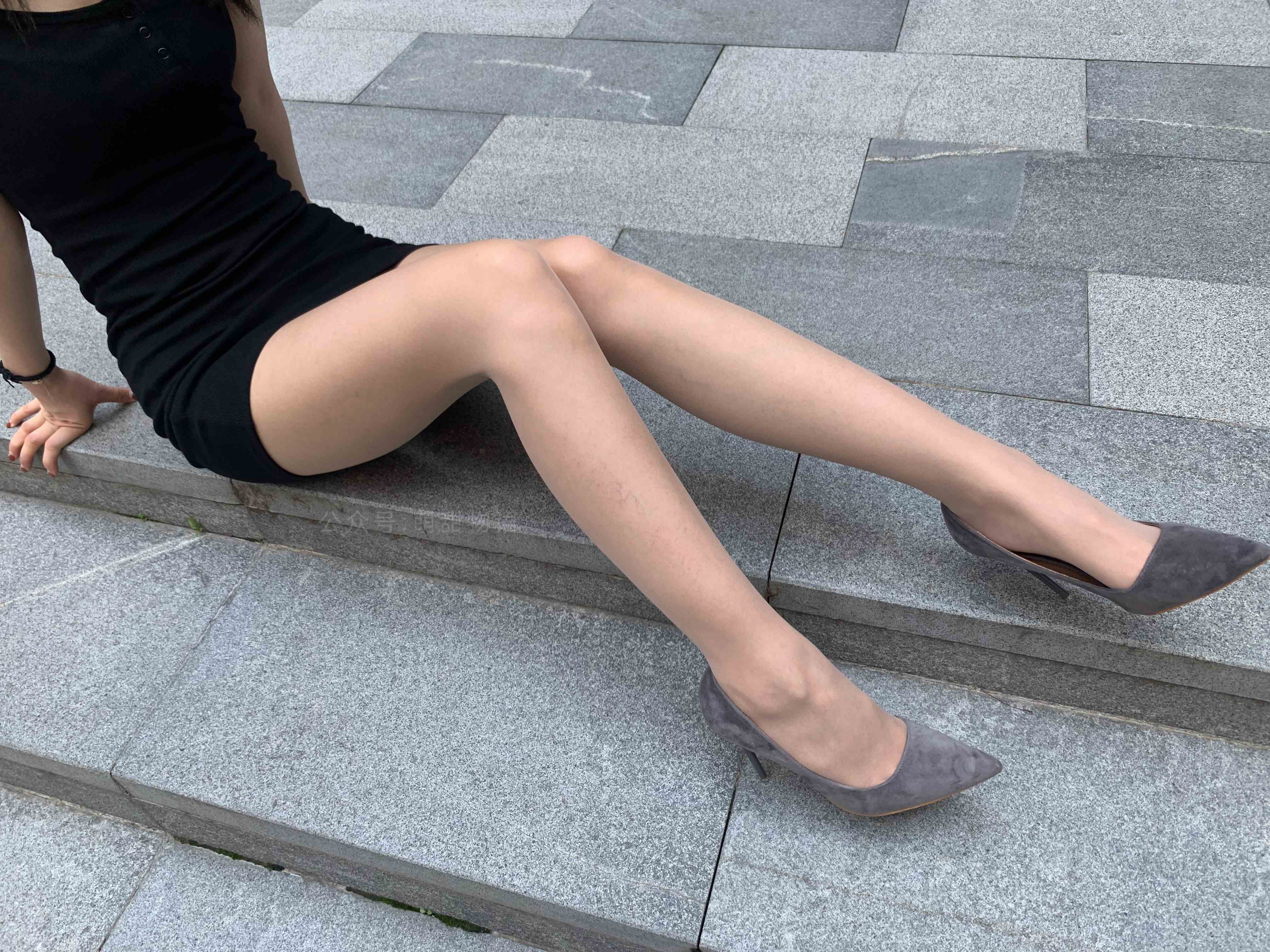 China Beauty Legs and feet 1687