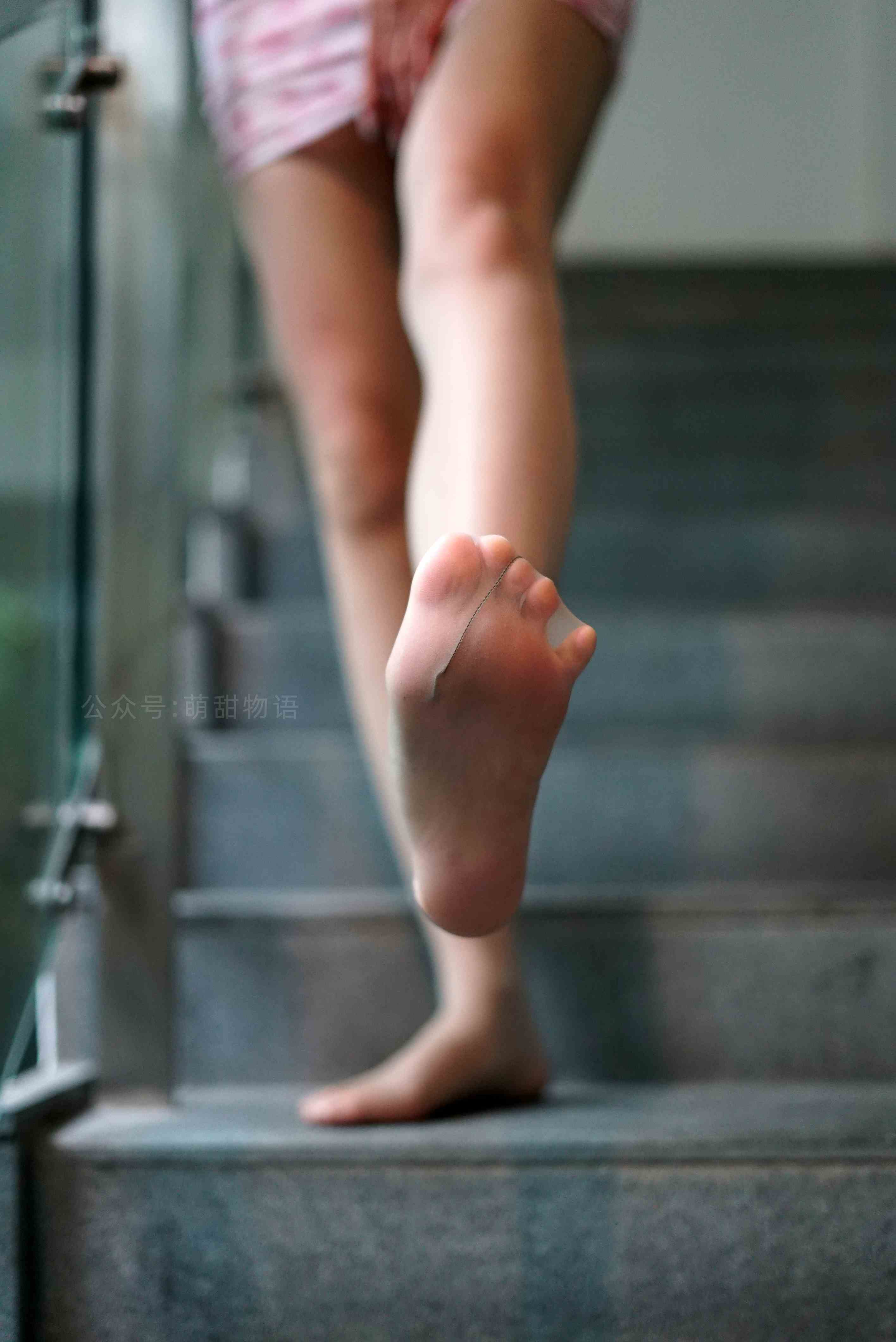 China Beauty Legs and feet 1689