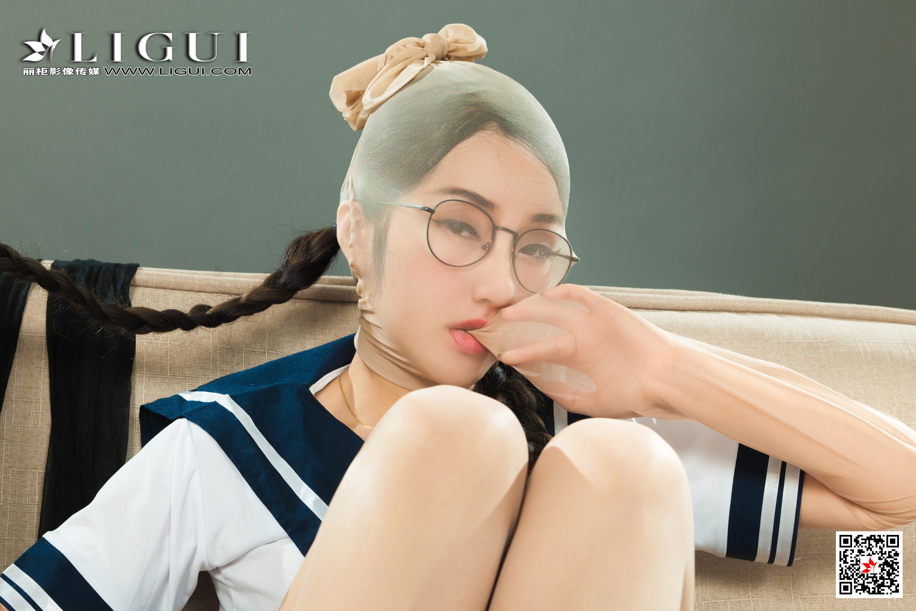 pretty lady dirty feet 187