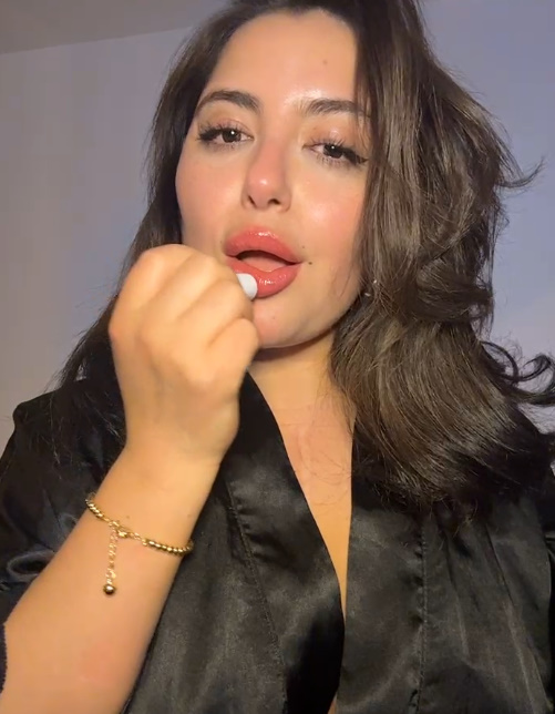 Hot Hot Hot Girl 122