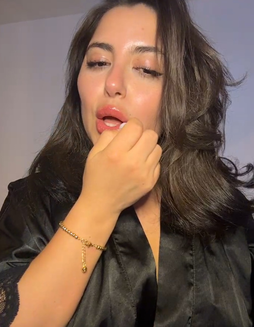 Hot Hot Hot Girl 122