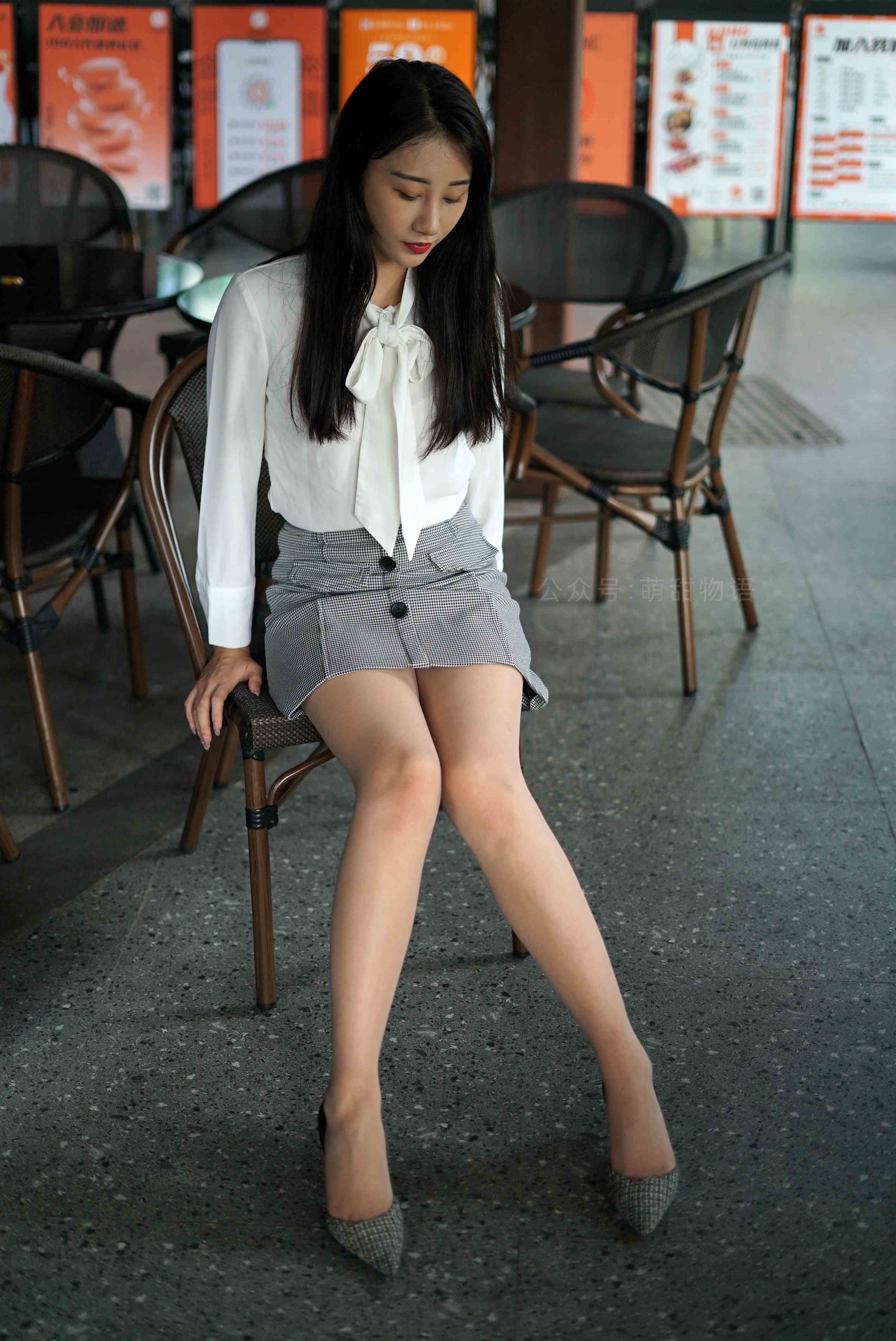 China Beauty Legs and feet 1693