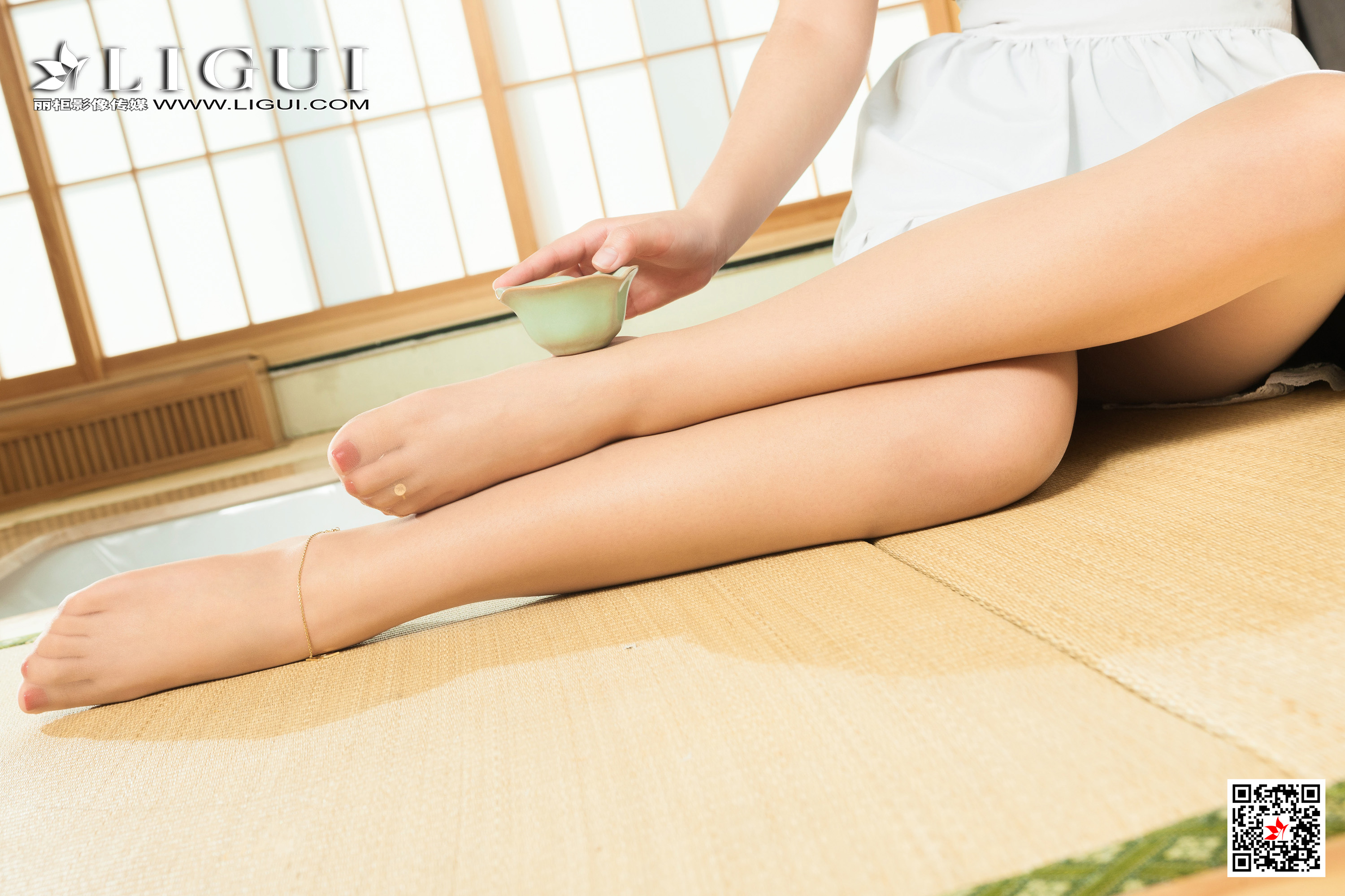 pretty lady dirty feet 190