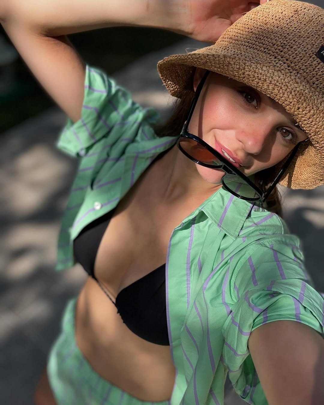 Tiktok influencer Ola Lamczyk showing pussy