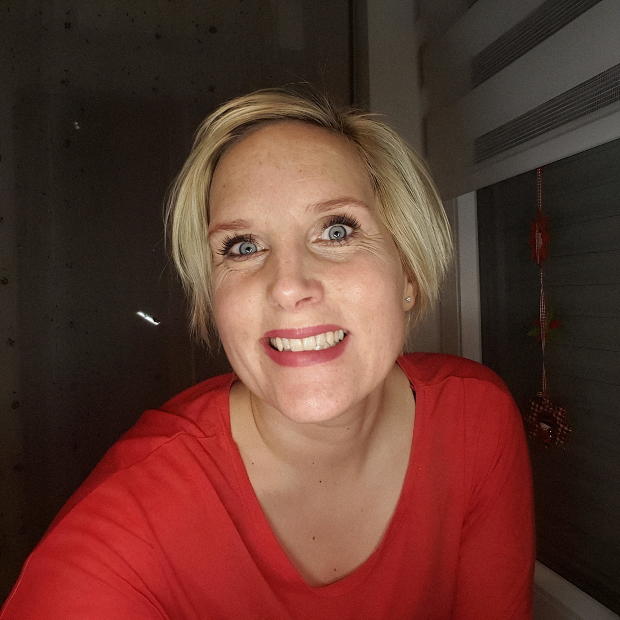 Sexy mom Aline is a pretty cum target