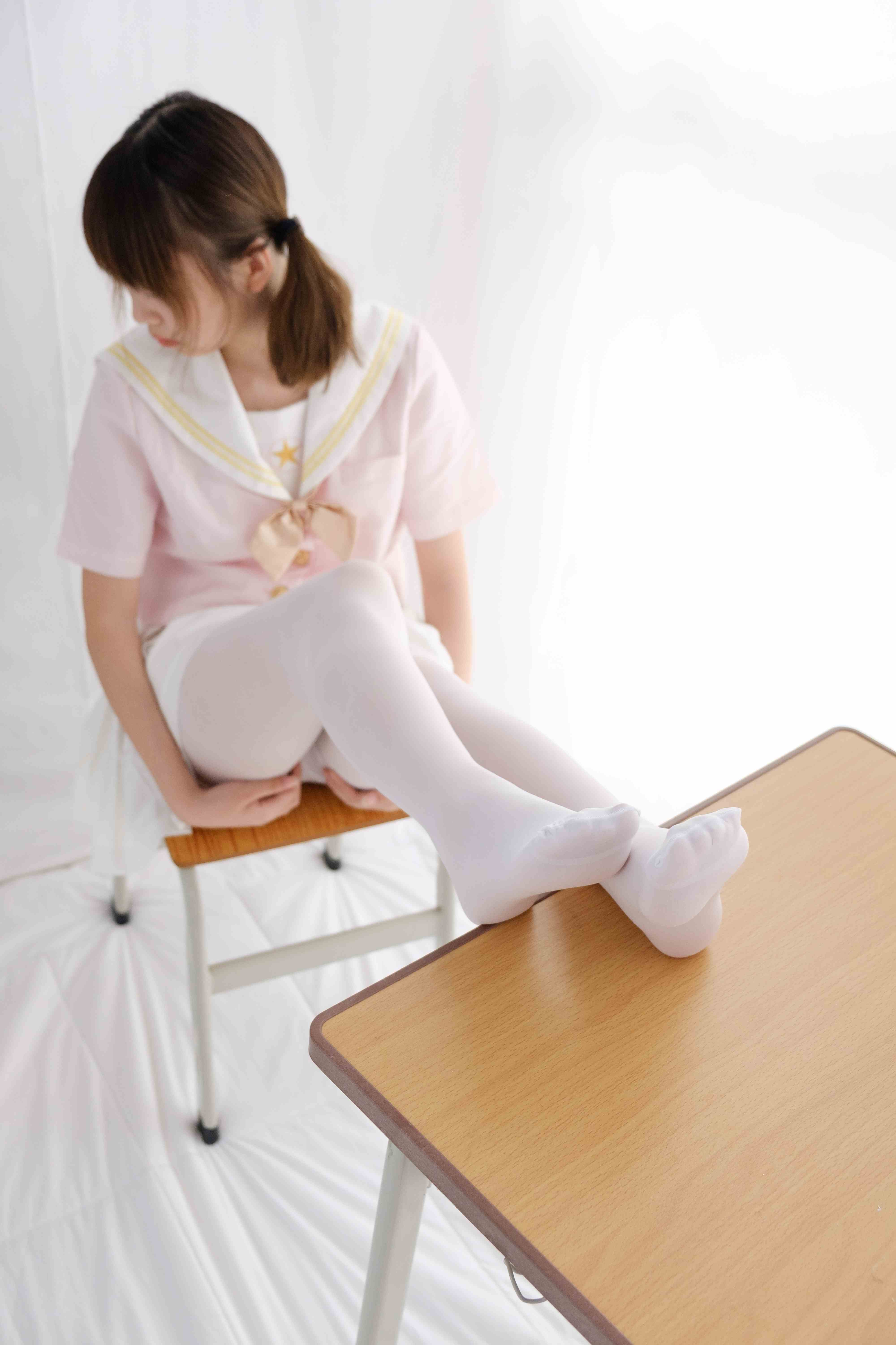 China Beauty Legs and feet 1723