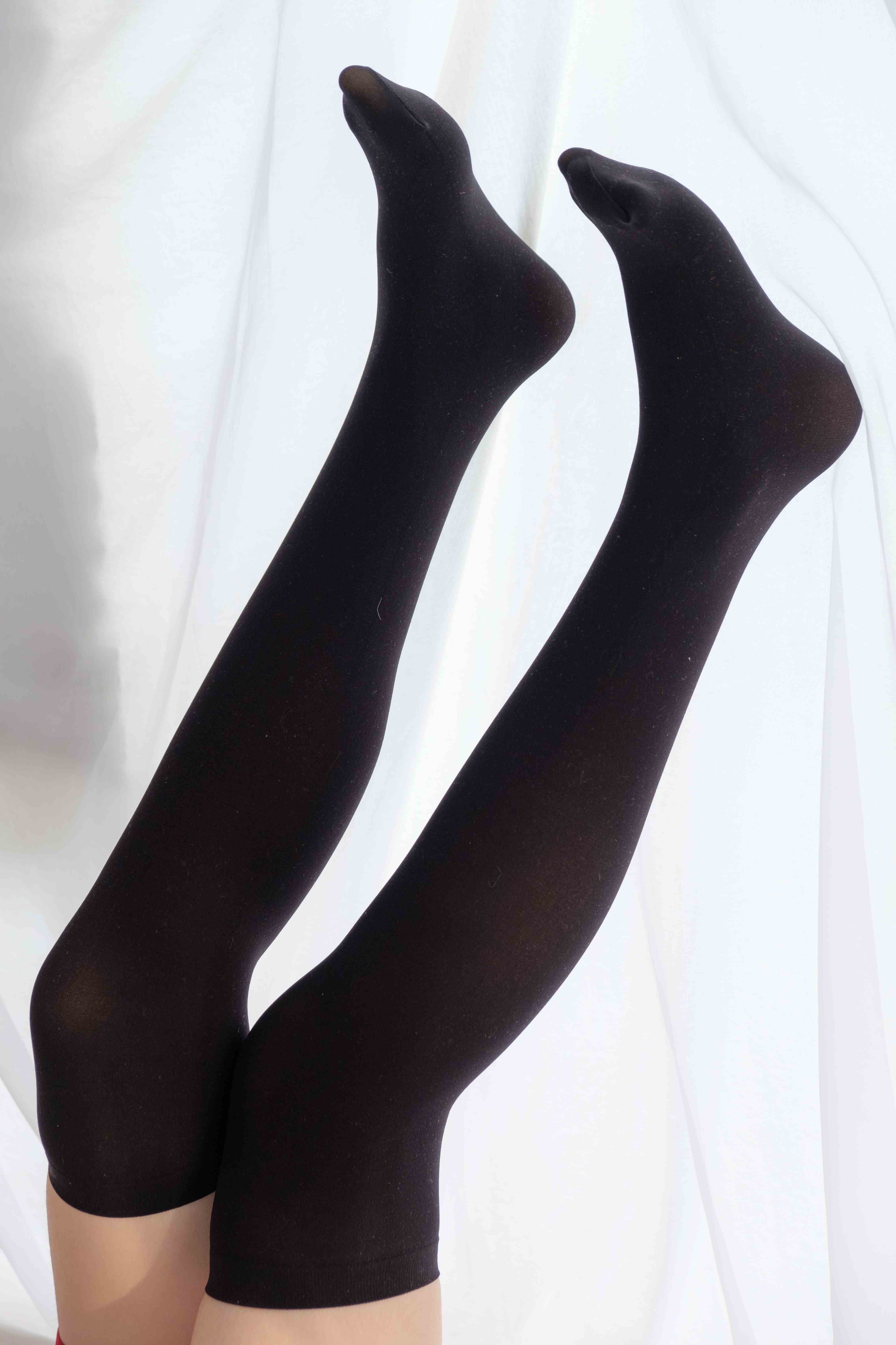 China Beauty Legs and feet 1729