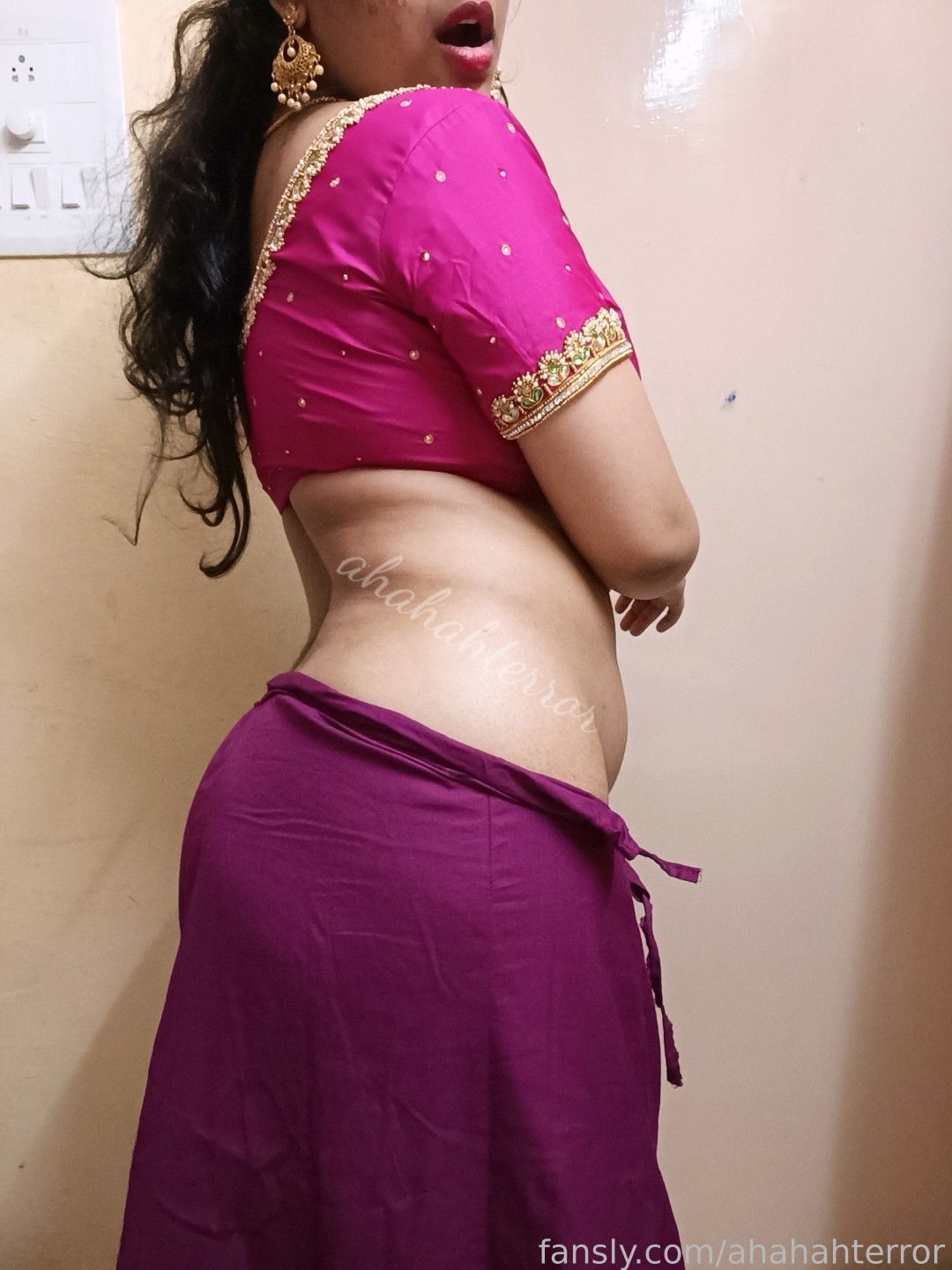 Sexy unsatisfied married aunty