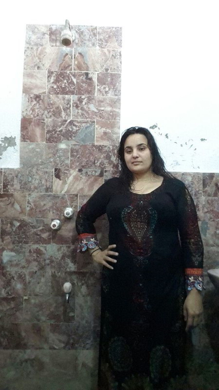 Bhabhi bathroom photoshoot