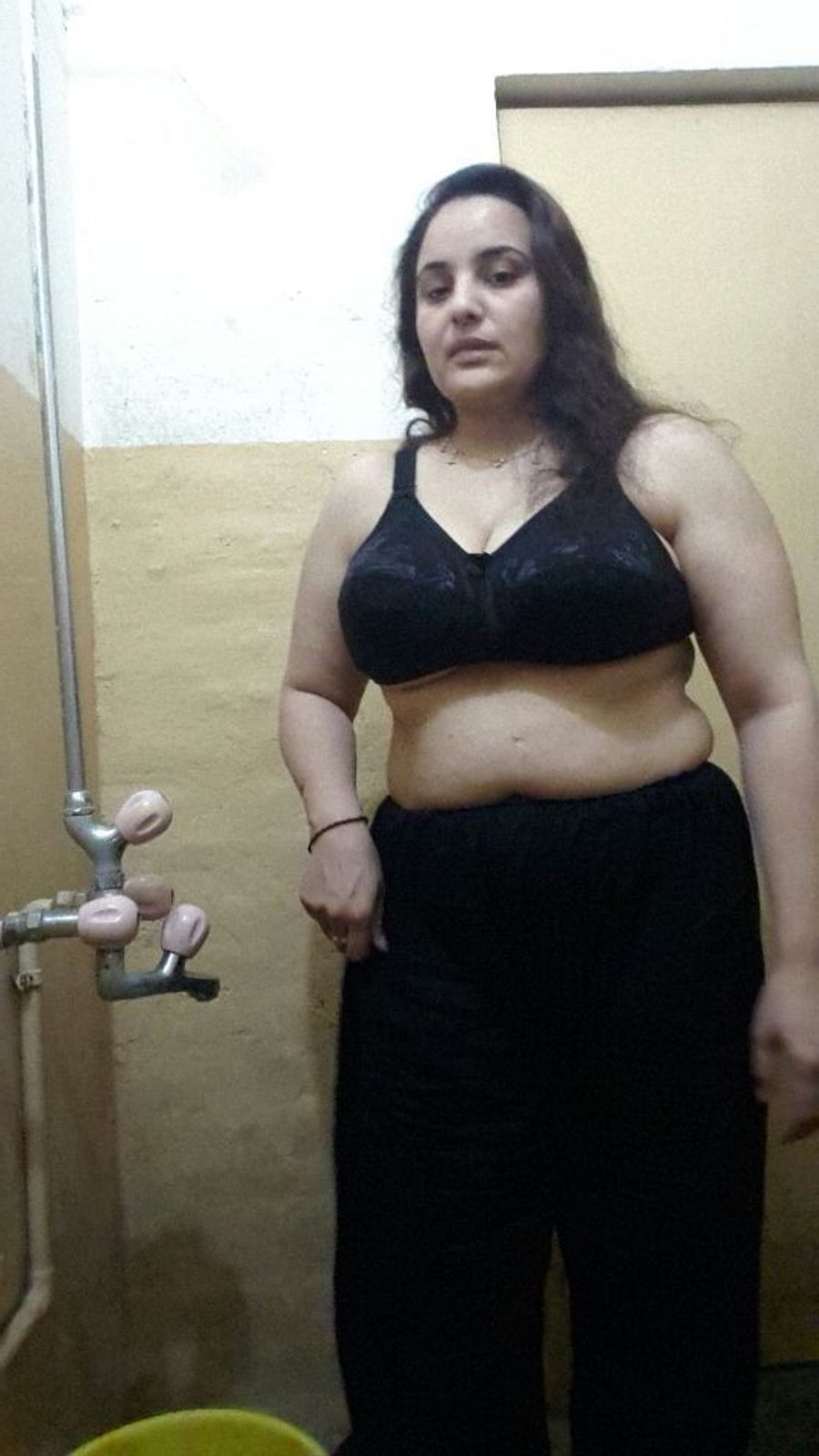 Bhabhi bathroom photoshoot