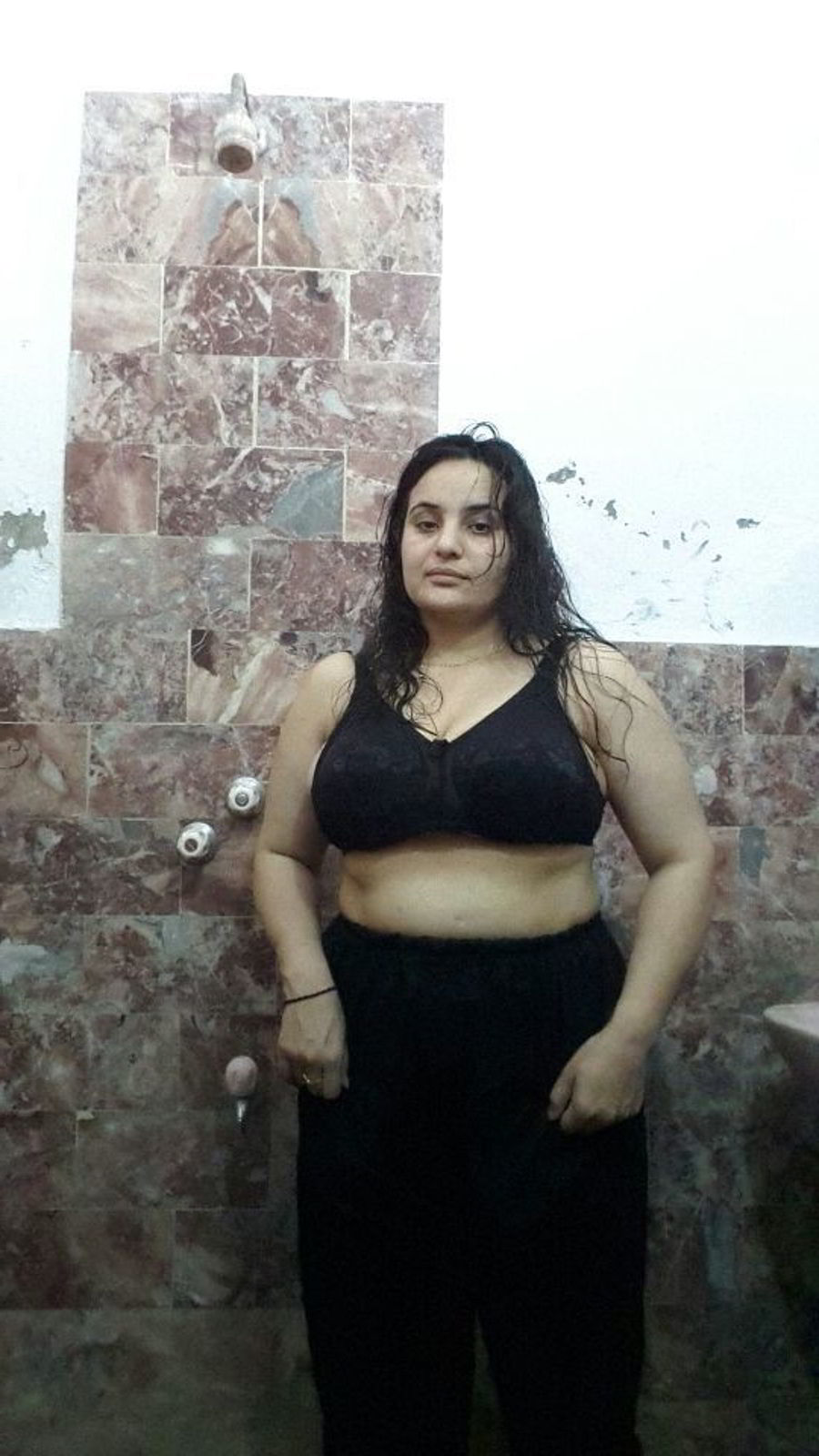 Bhabhi bathroom photoshoot