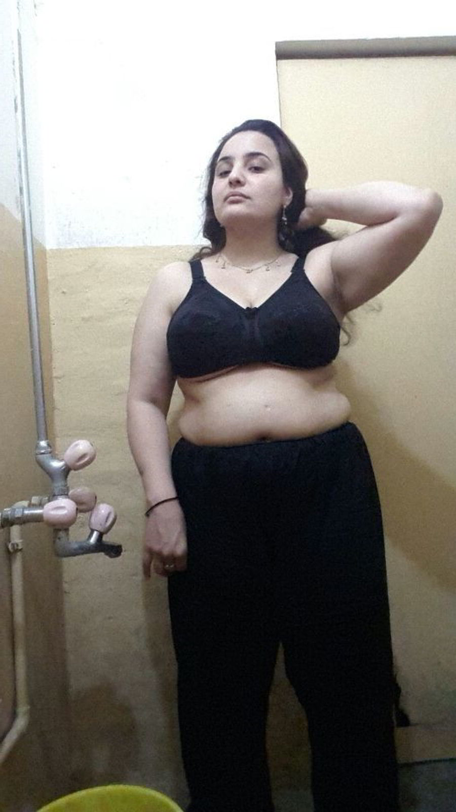 Bhabhi bathroom photoshoot