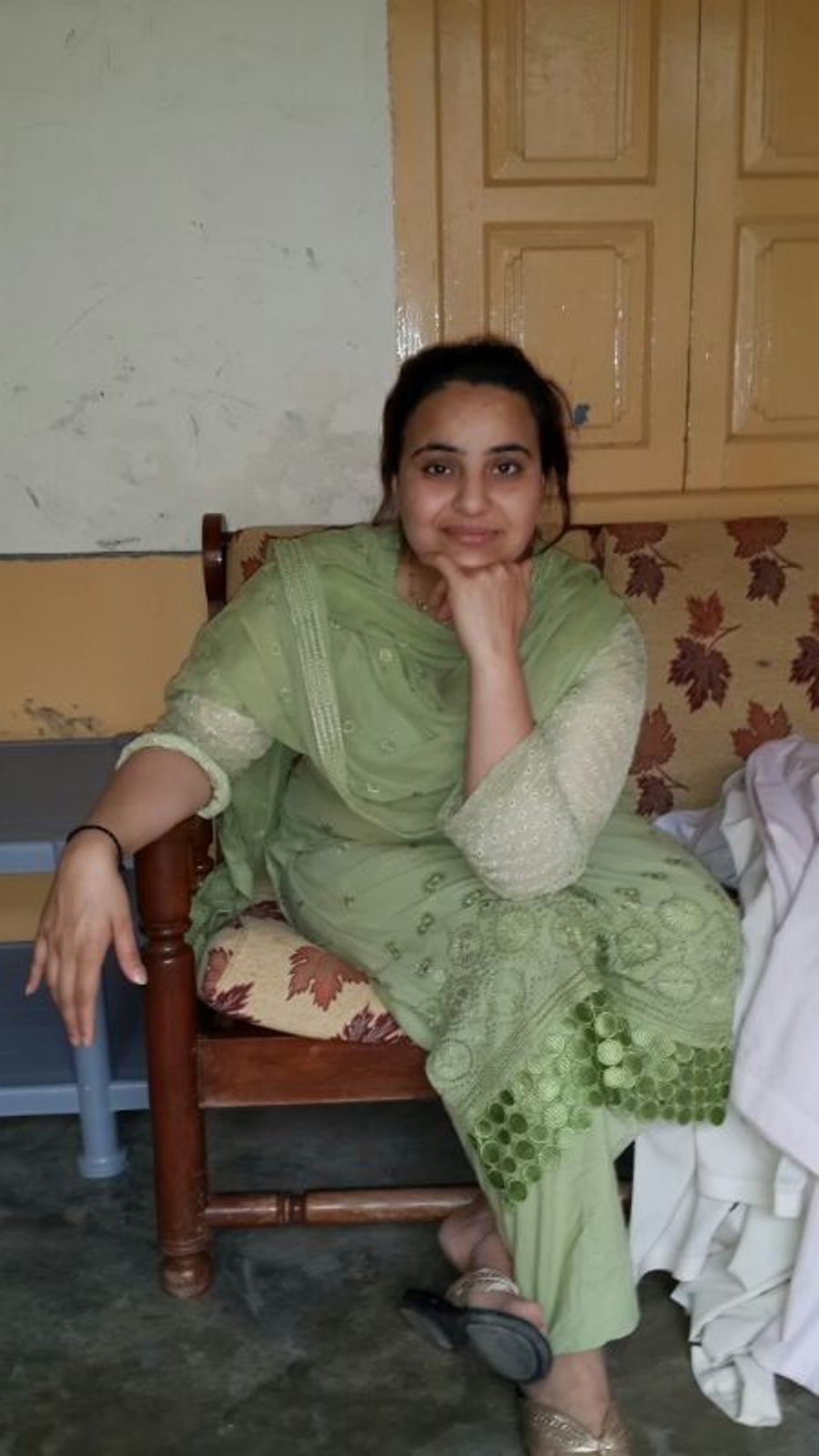 Unsatisfied big boobs bhabhi