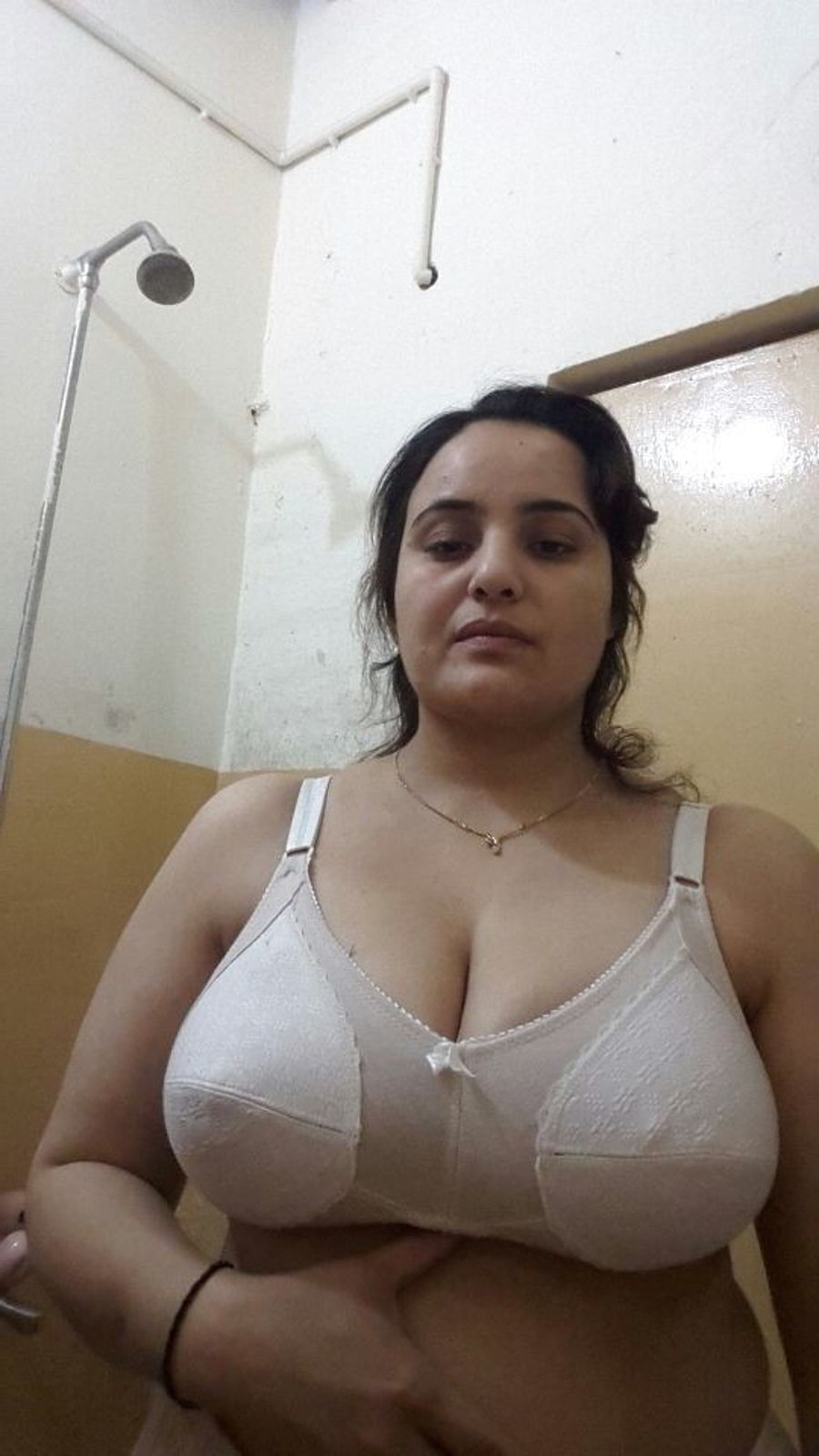 Unsatisfied big boobs bhabhi