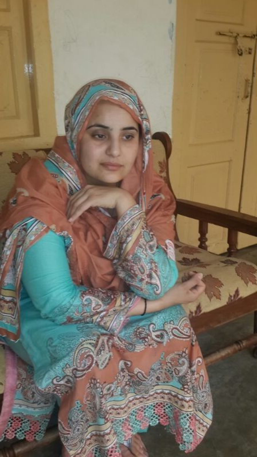 Unsatisfied indian big boobs bhabhi