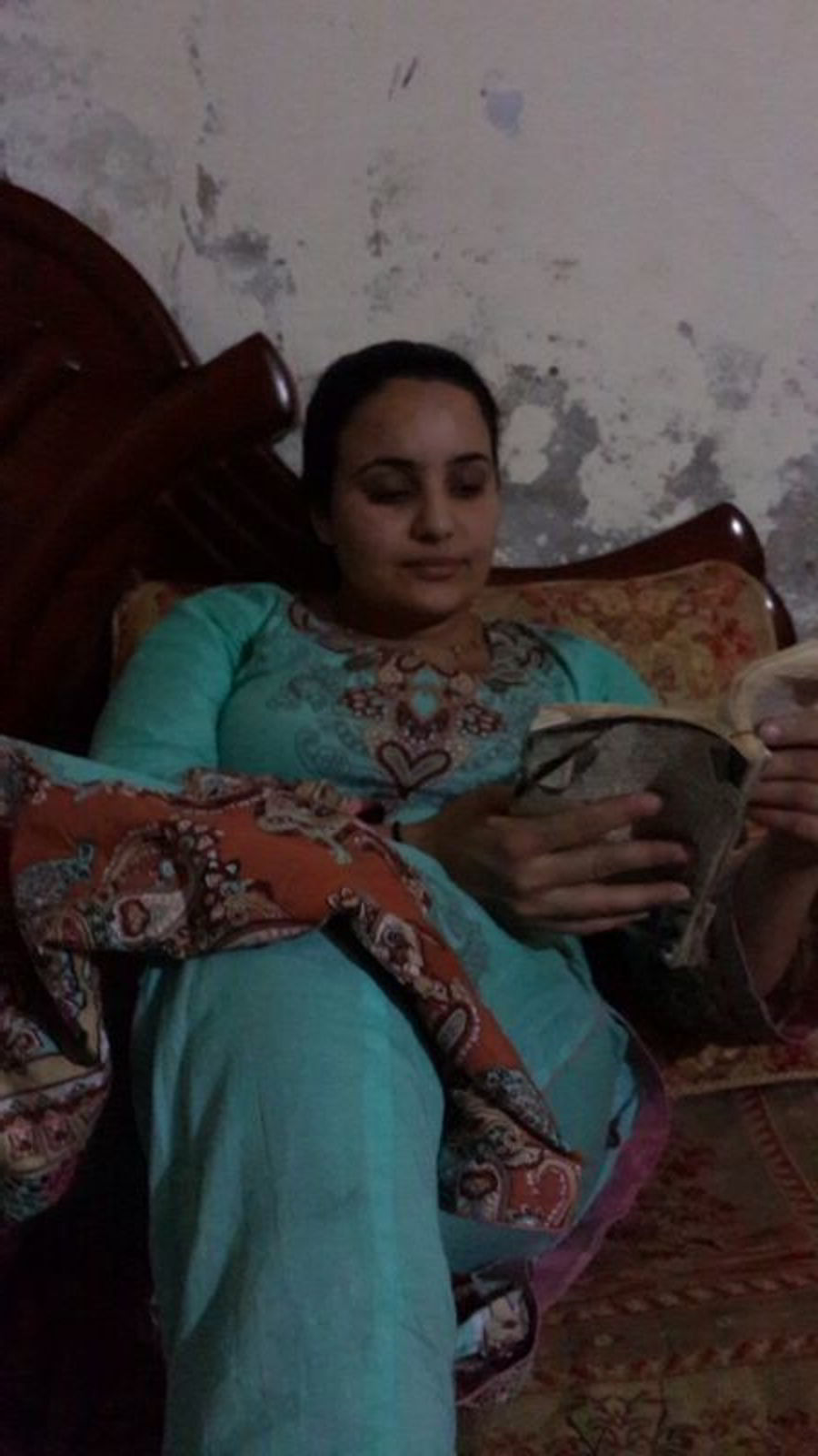 Unsatisfied indian big boobs bhabhi