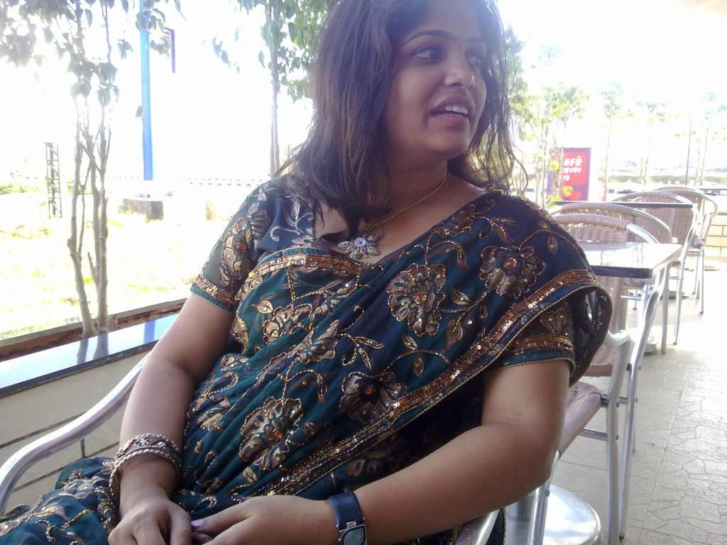Sexy Indian hot mom enjoying
