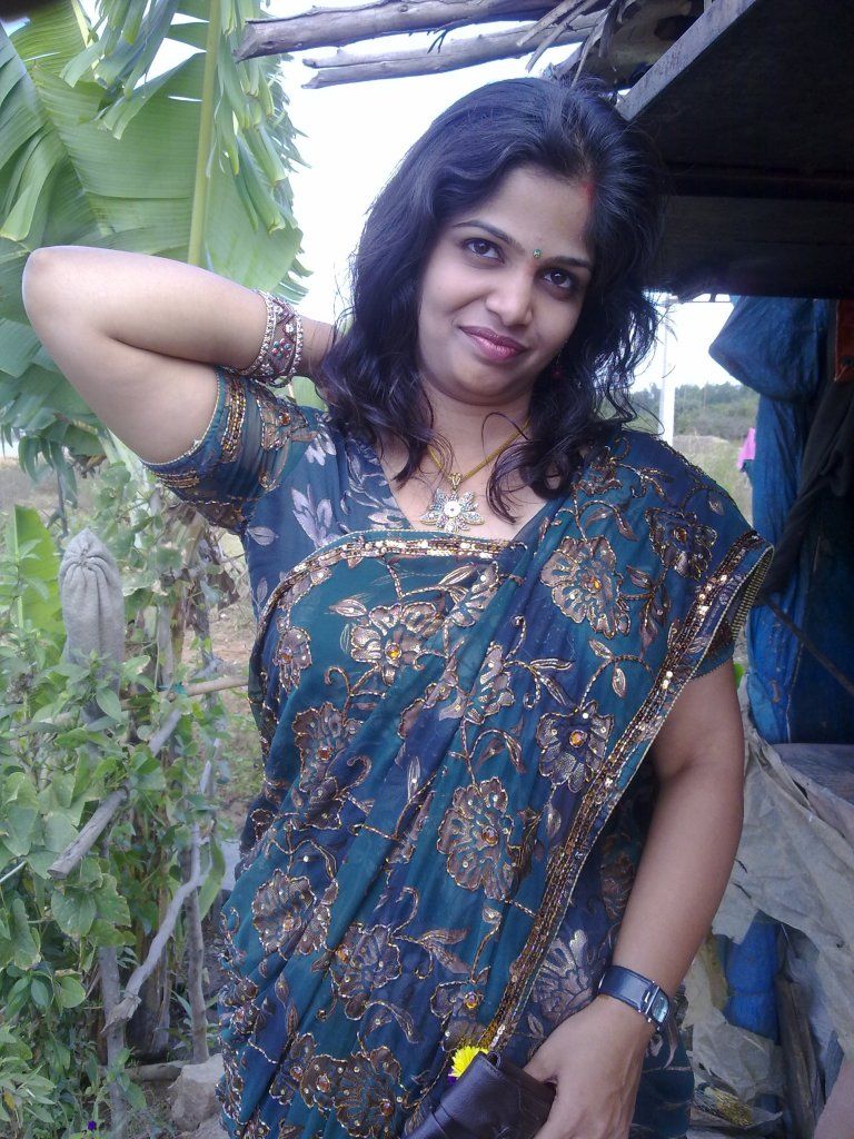 Sexy Indian hot mom enjoying