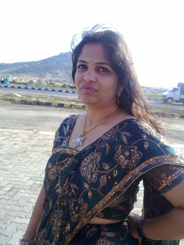 Sexy Indian hot mom enjoying