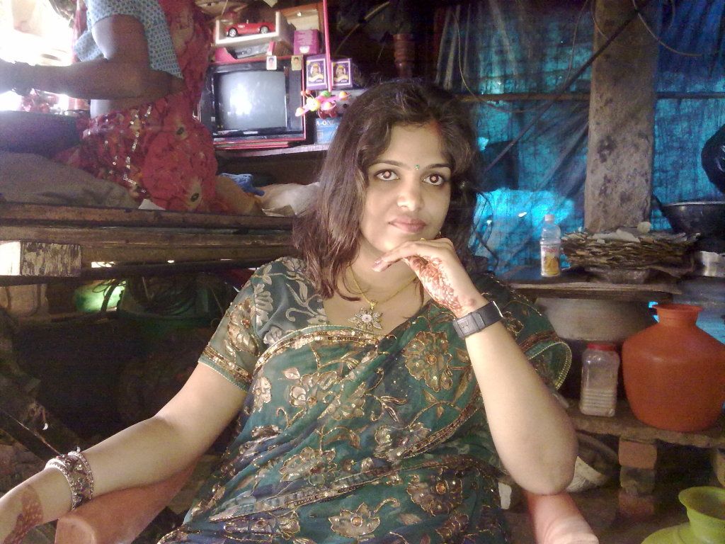 Sexy Indian hot mom enjoying