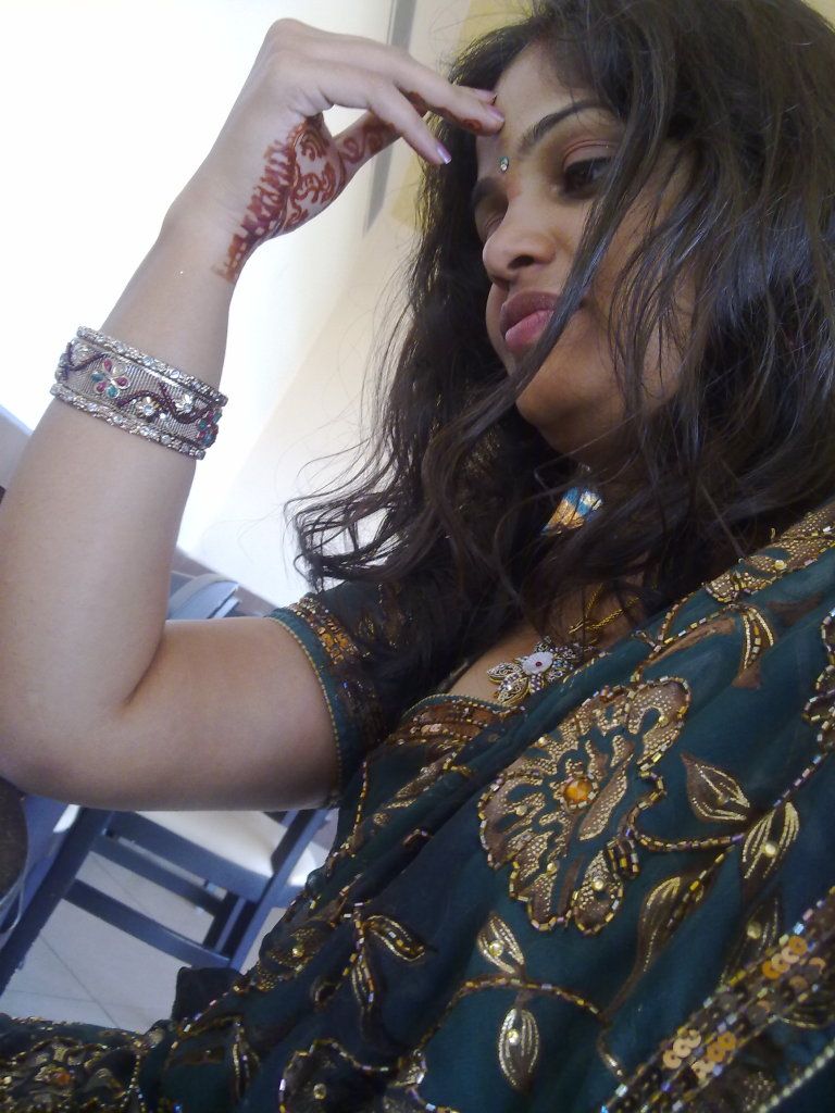 Sexy Indian hot mom enjoying