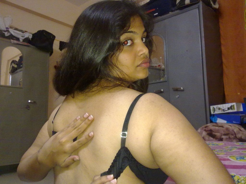 Sexy Indian hot mom enjoying