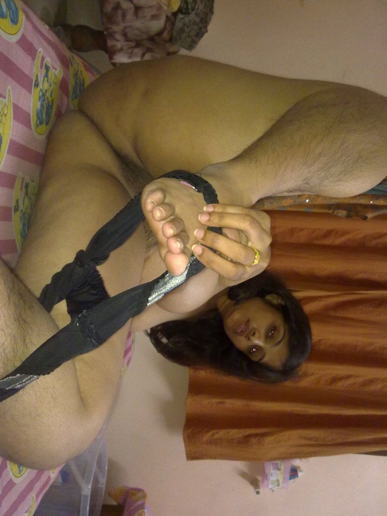 Sexy Indian hot mom enjoying