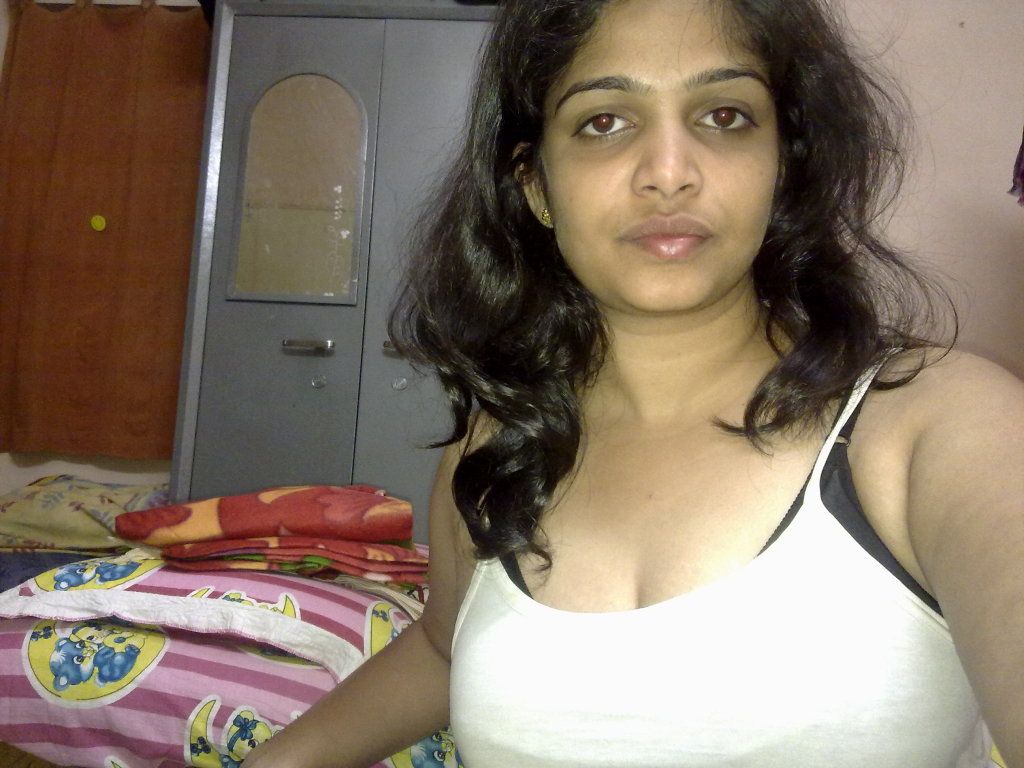 Sexy Indian hot mom enjoying