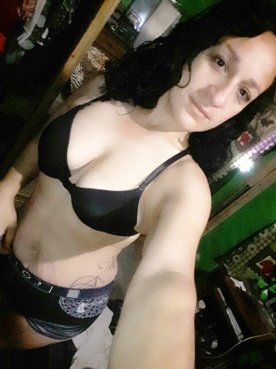 tetas en bra negro de la MILF