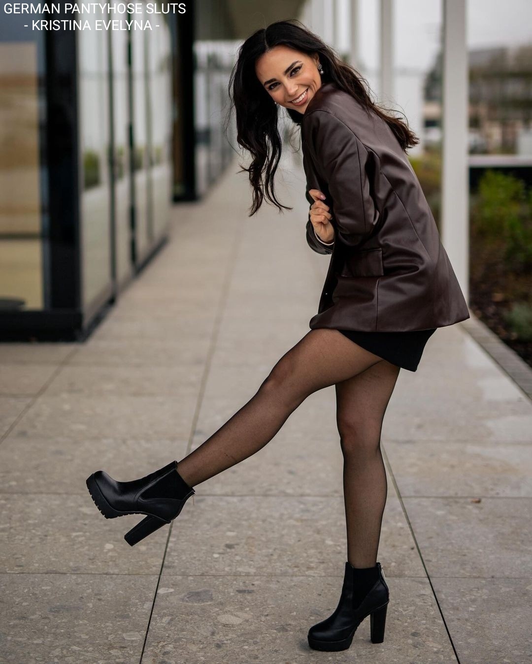 Pantyhose slut Kristina Evelyna