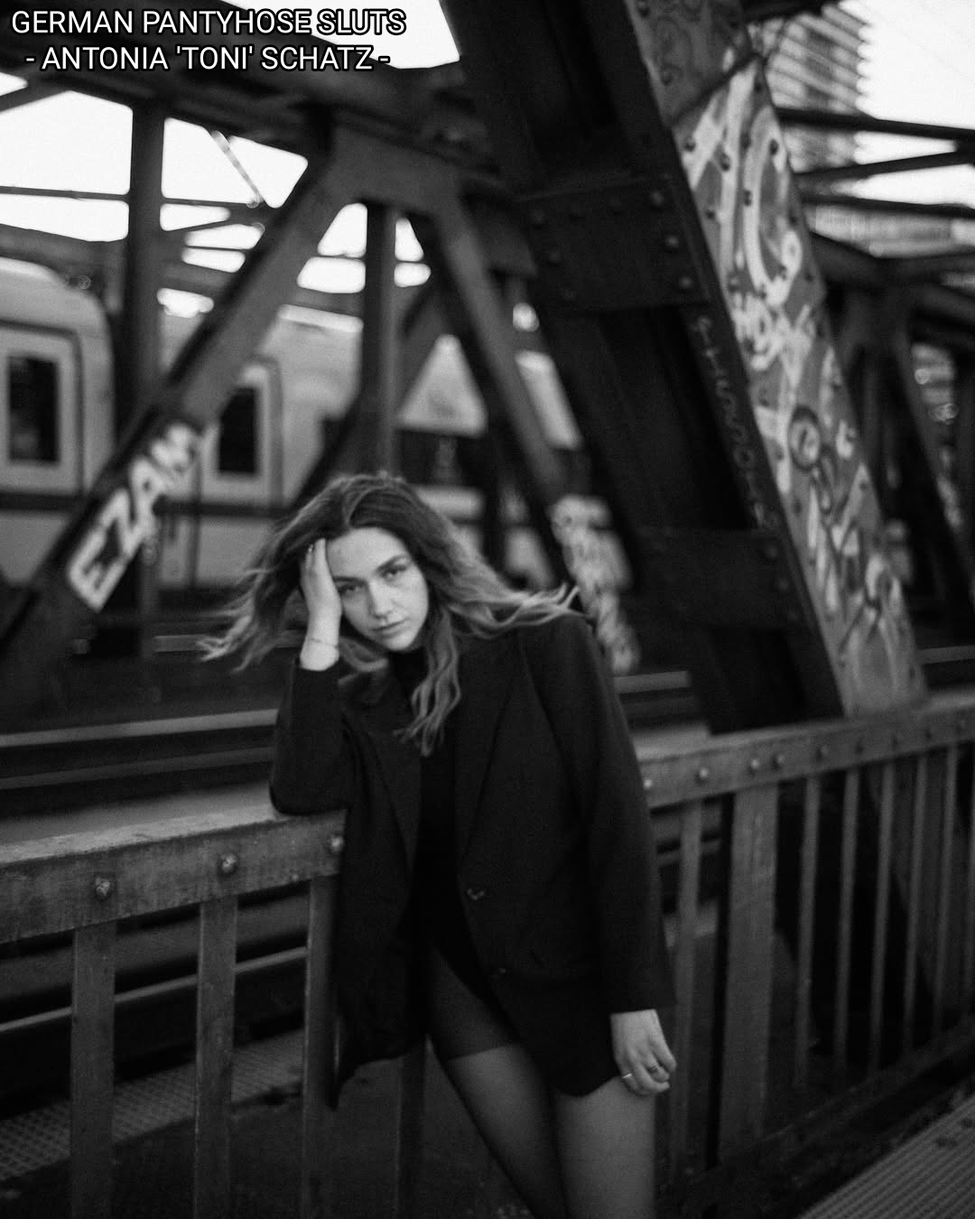 Pantyhose slut Antonia 'Toni' Schatz