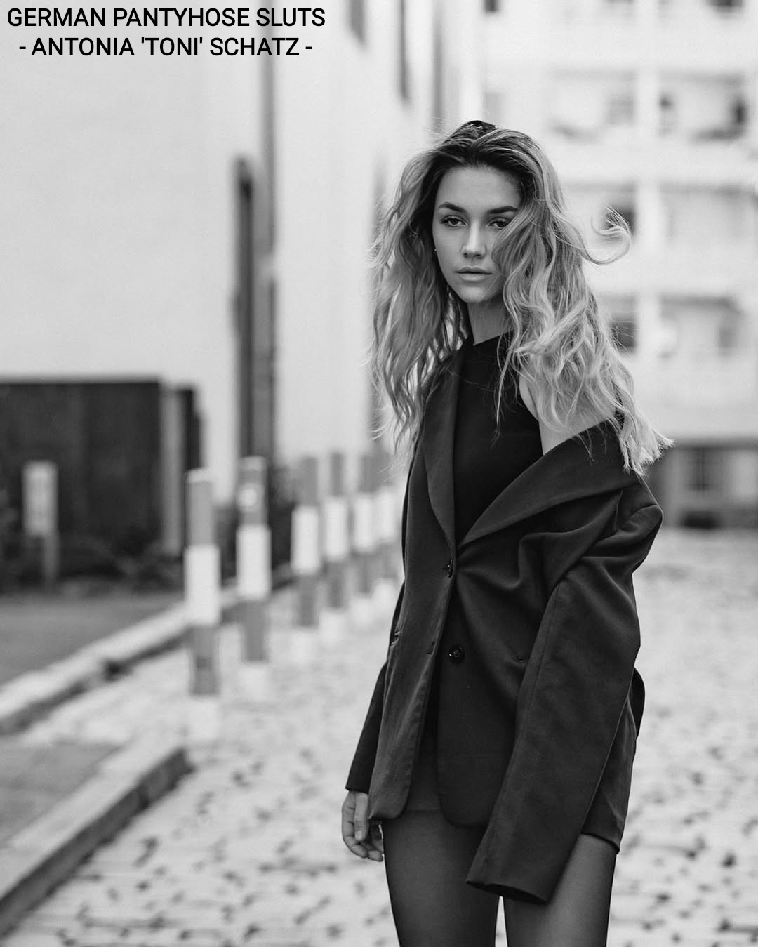 Pantyhose slut Antonia Schatz