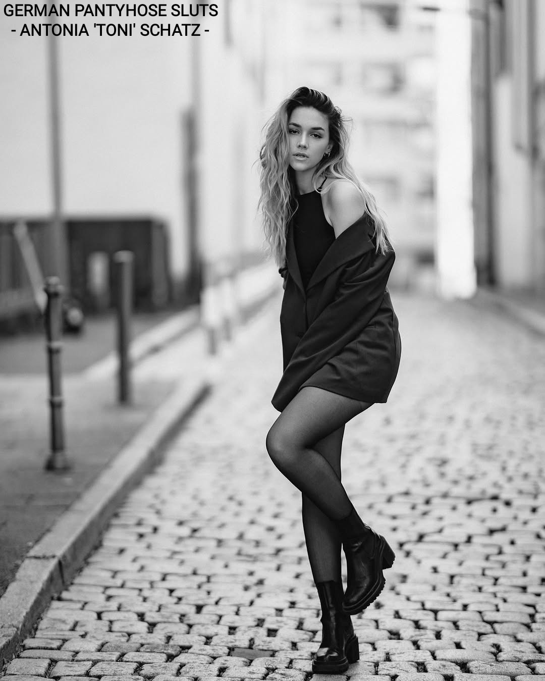 Pantyhose slut Antonia Schatz