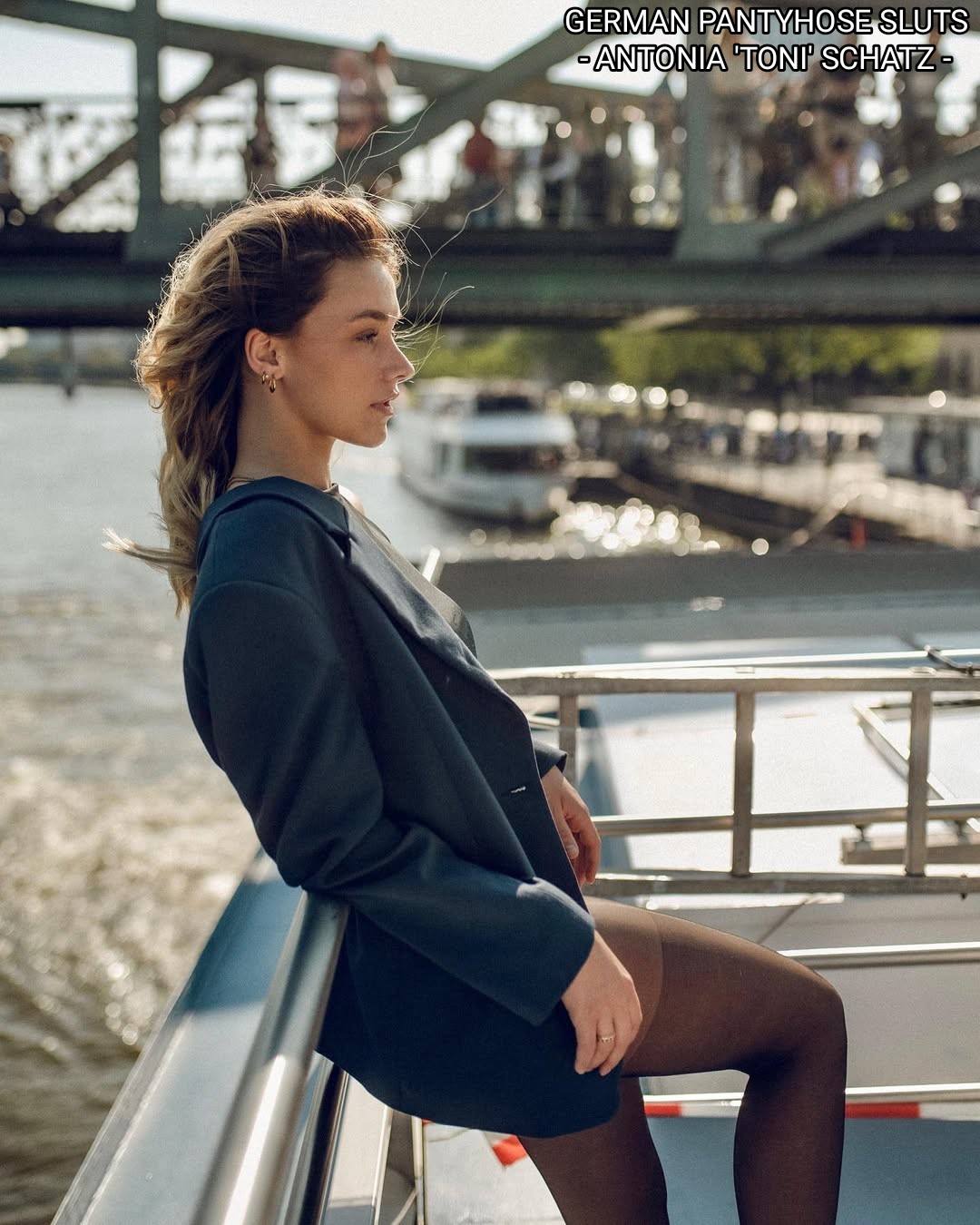 Pantyhose slut Antonia Schatz
