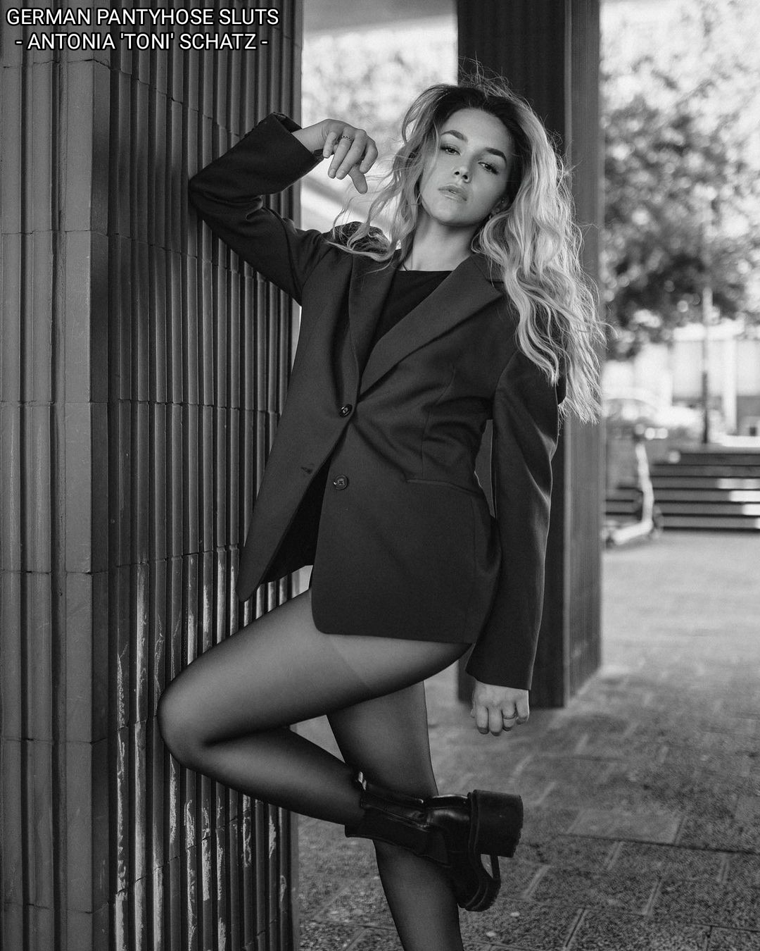 Pantyhose slut Antonia Schatz