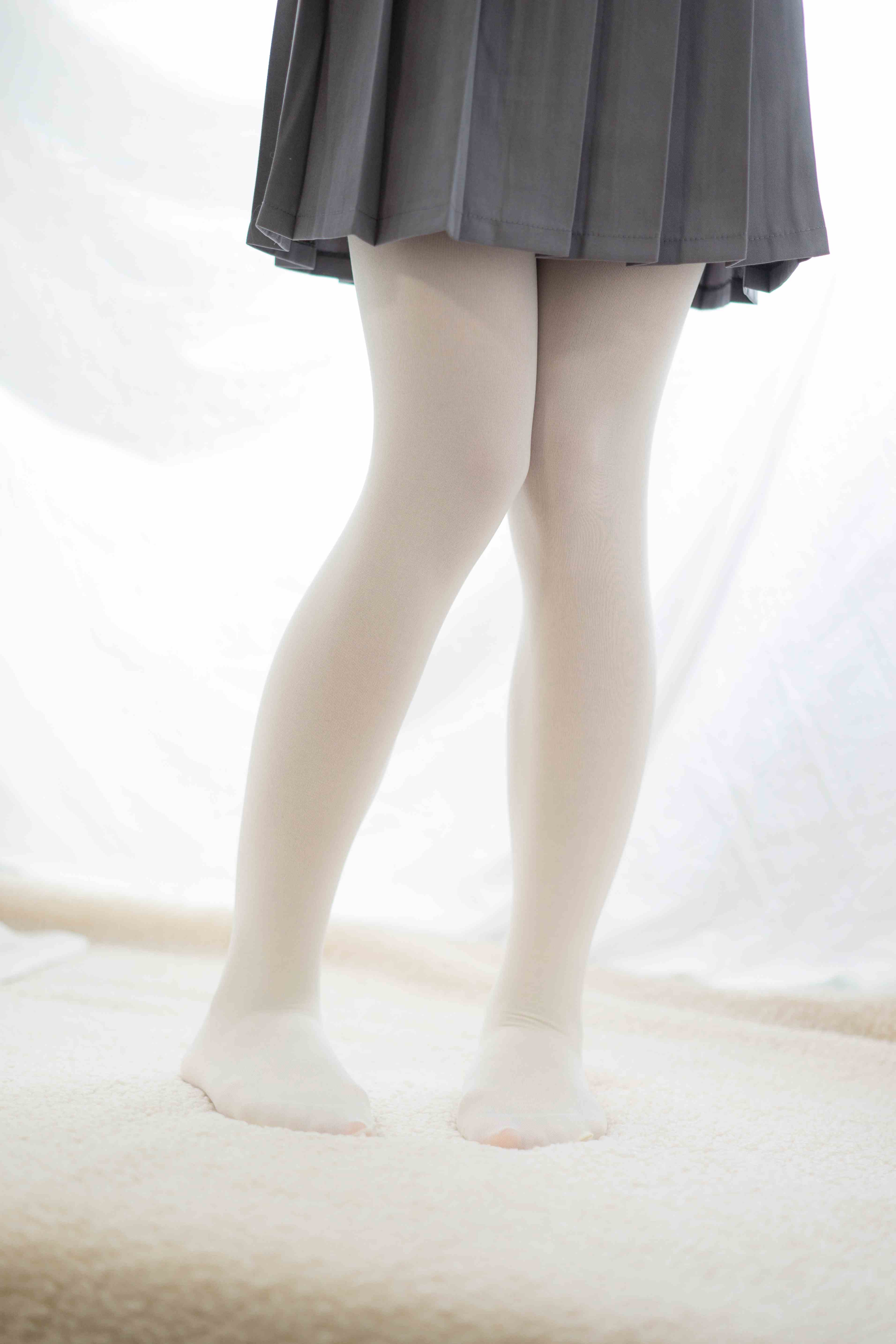 China Beauty Legs and feet 1733