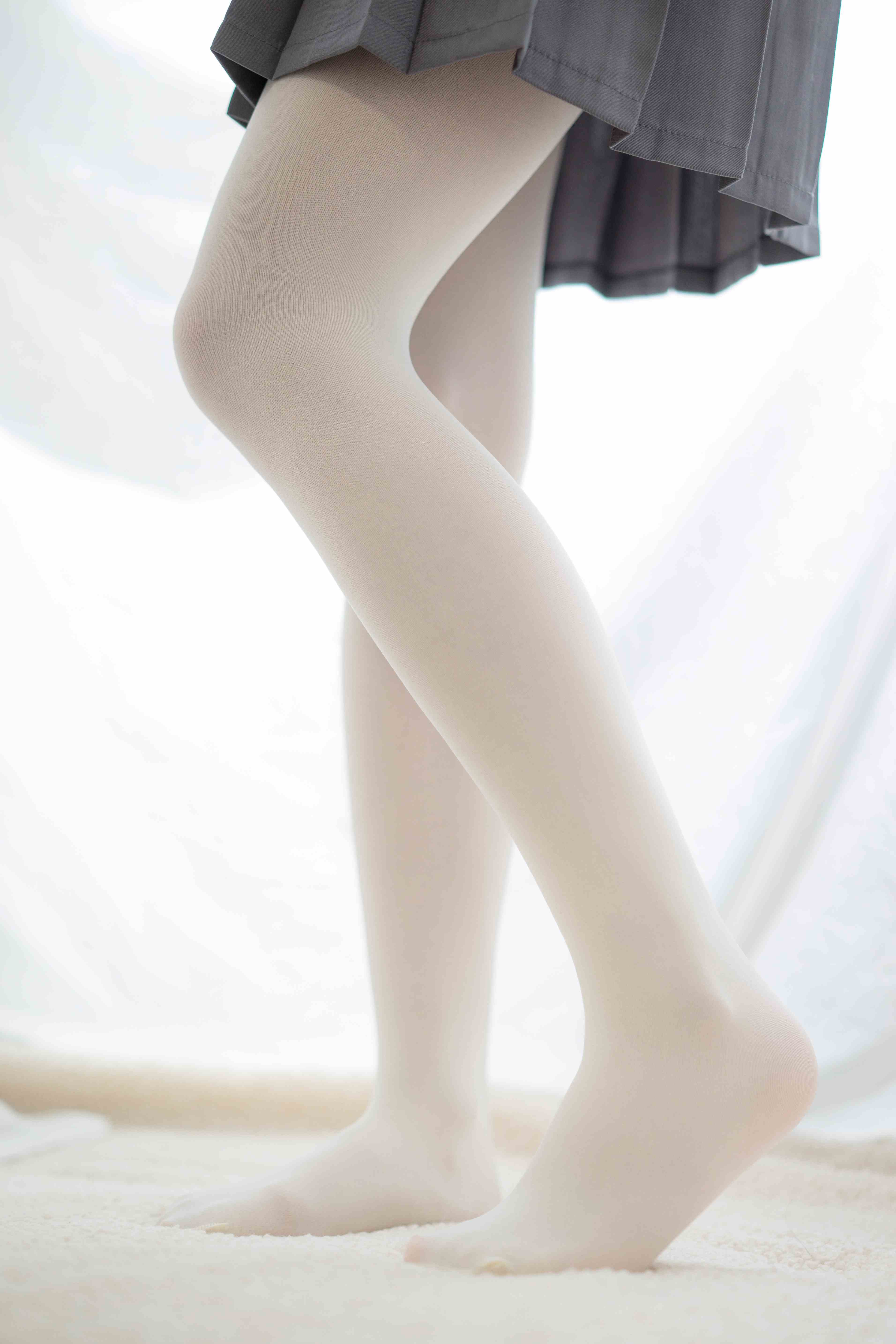 China Beauty Legs and feet 1733