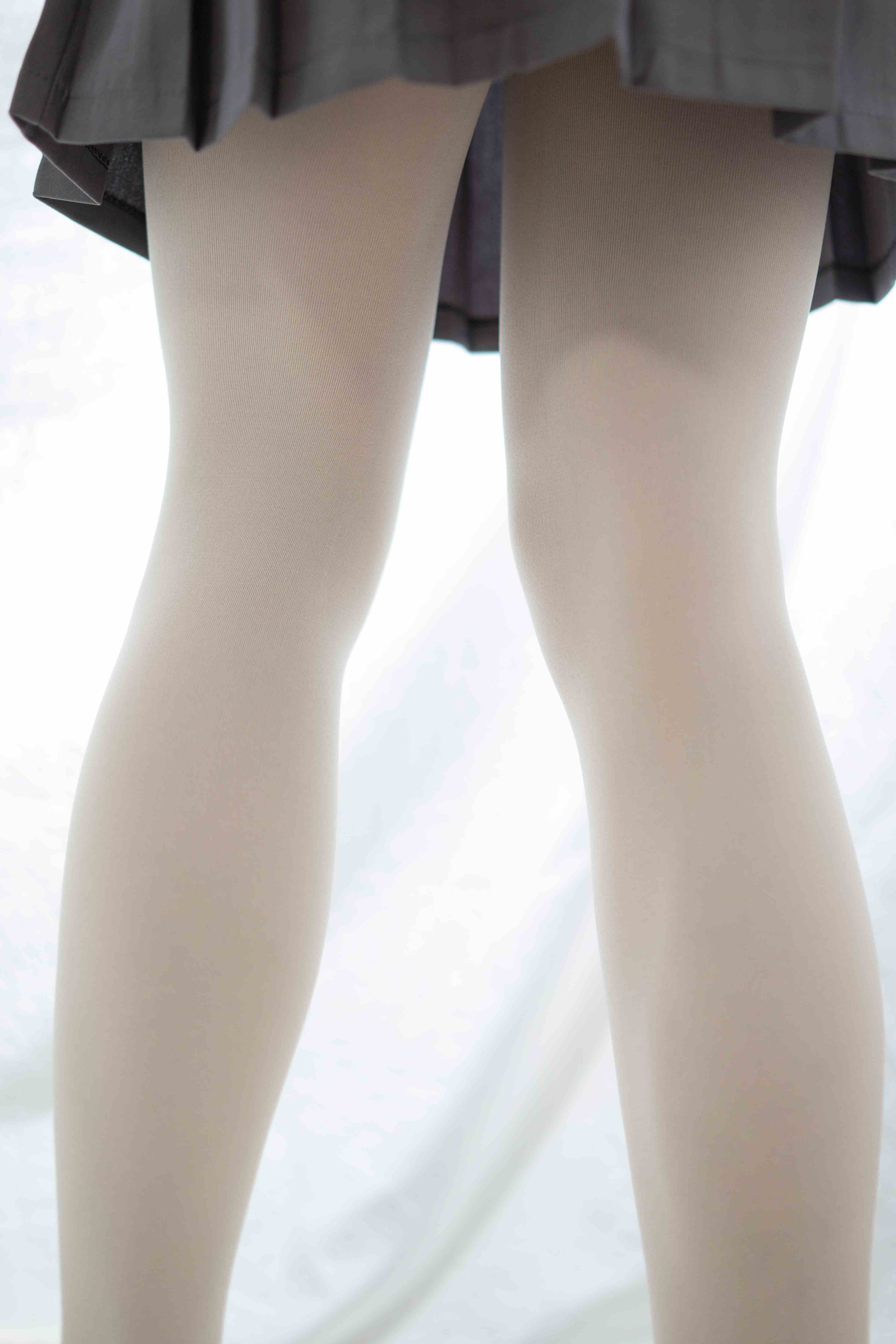 China Beauty Legs and feet 1733